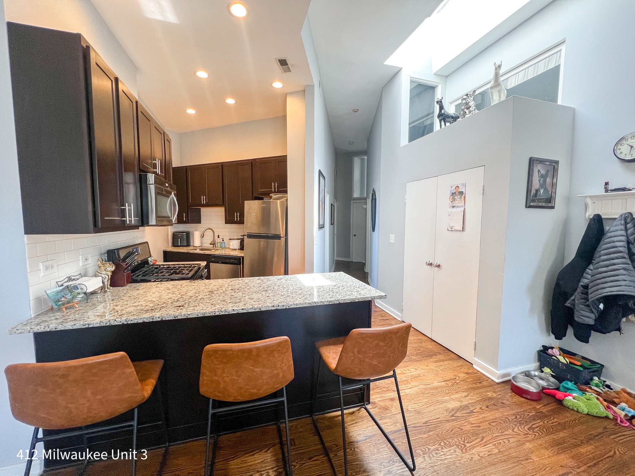 409 N. Milwaukee Ave. 409 N. Milwaukee Ave., Chicago 60654 West Town - Leasing by Cross Street