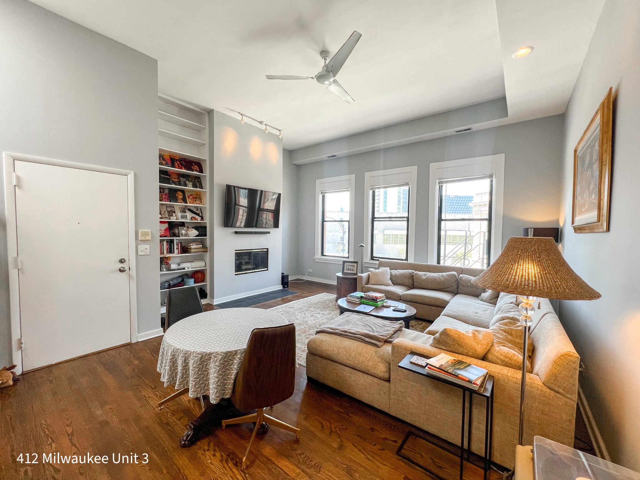 409 N. Milwaukee Ave. 409 N. Milwaukee Ave., Chicago 60654 West Town - Leasing by Cross Street