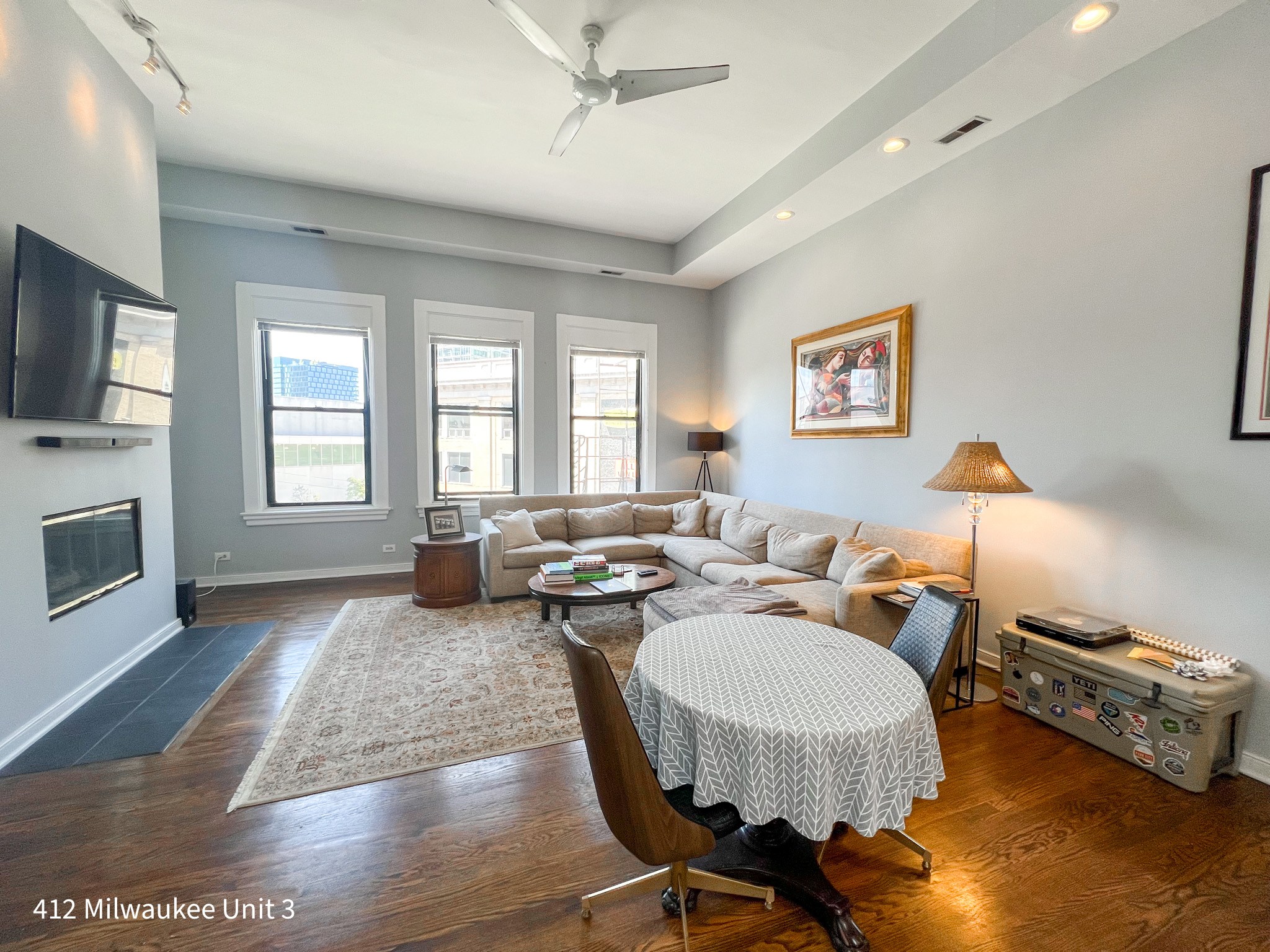409 N. Milwaukee Ave. 409 N. Milwaukee Ave., Chicago 60654 West Town - Leasing by Cross Street
