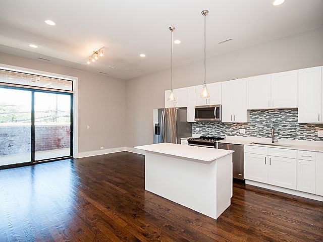4601 N. Ravenswood Ave. 4601 N. Ravenswood Ave., Chicago, IL 60640 Ravenswood - Leasing by Cross Street