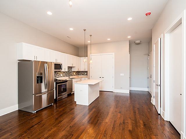 4601 N. Ravenswood Ave. 4601 N. Ravenswood Ave., Chicago, IL 60640 Ravenswood - Leasing by Cross Street