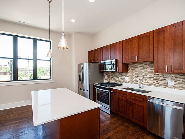 4601 N. Ravenswood Ave. 4601 N. Ravenswood Ave., Chicago, IL 60640 Ravenswood - Leasing by Cross Street