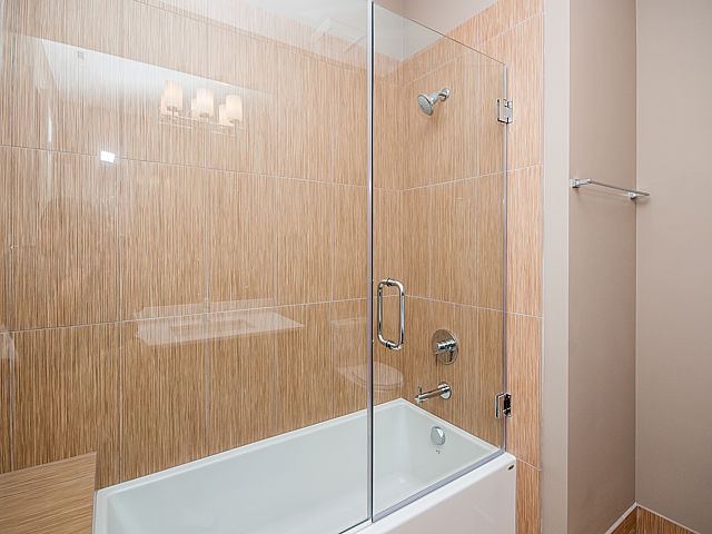 4601 N. Ravenswood Ave. 4601 N. Ravenswood Ave., Chicago, IL 60640 Ravenswood - Leasing by Cross Street