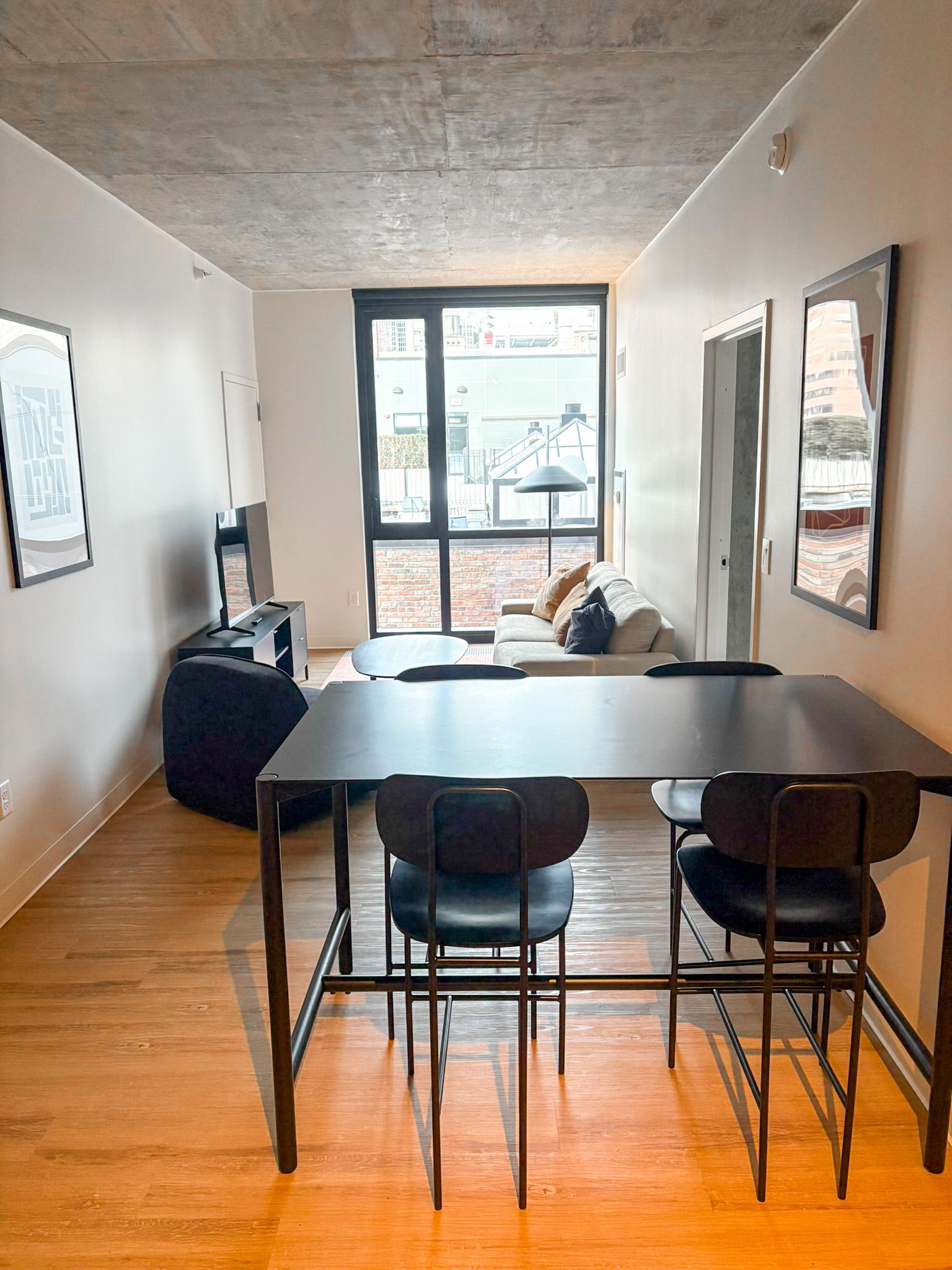 Straits Row 633 S. LaSalle St., Chicago, IL 60605