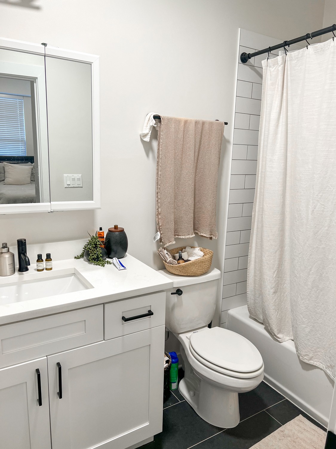 838-46 W. Altgeld Ave. 838-46 W. Altgeld Ave., Chicago, IL 60614 Lincoln Park - Leasing by Cross Street