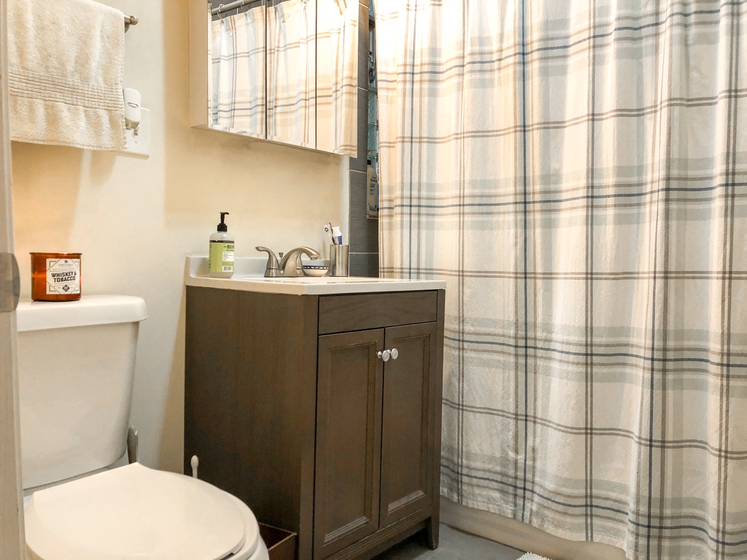 2656-58 W. Iowa St./907 N. Washtenaw Ave. 2656-58 W. Iowa St., Chicago, IL 60622 West Town - Leasing by Cross Street