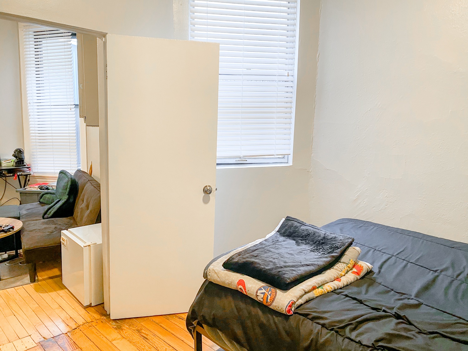 959 W. Webster 959 W. Webster, Chicago, IL 60614 - Leasing by Cross Street