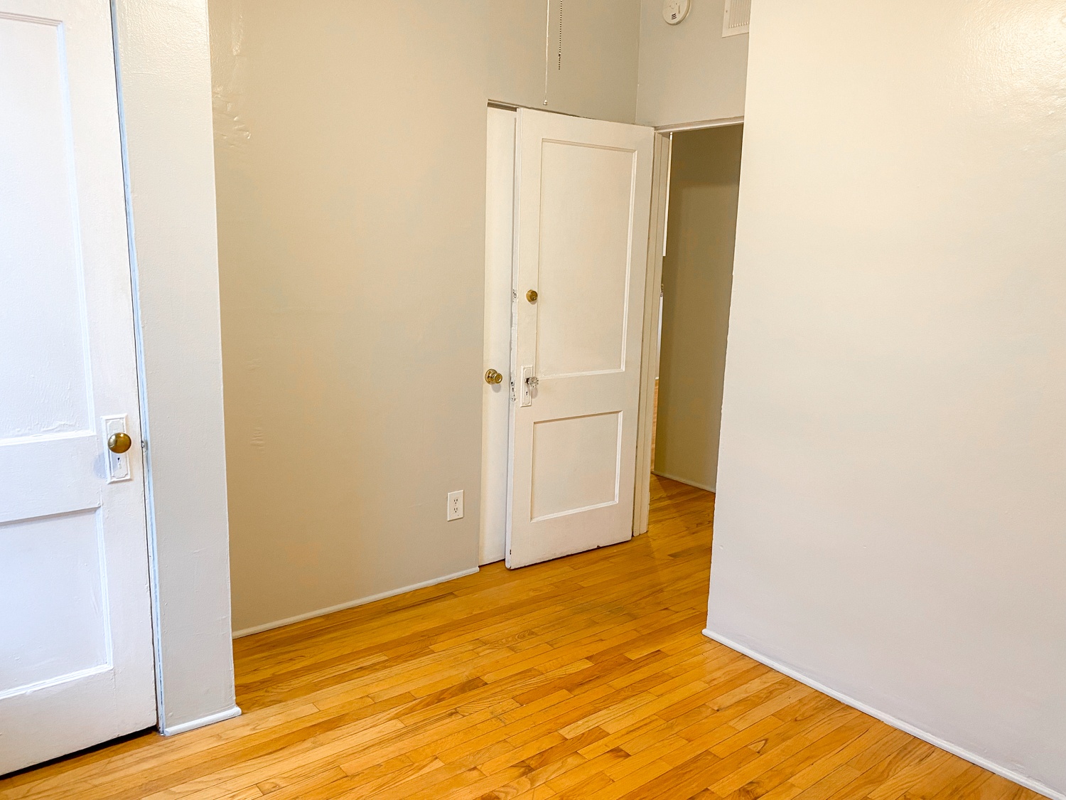 959 W. Webster 959 W. Webster, Chicago, IL 60614 - Leasing by Cross Street