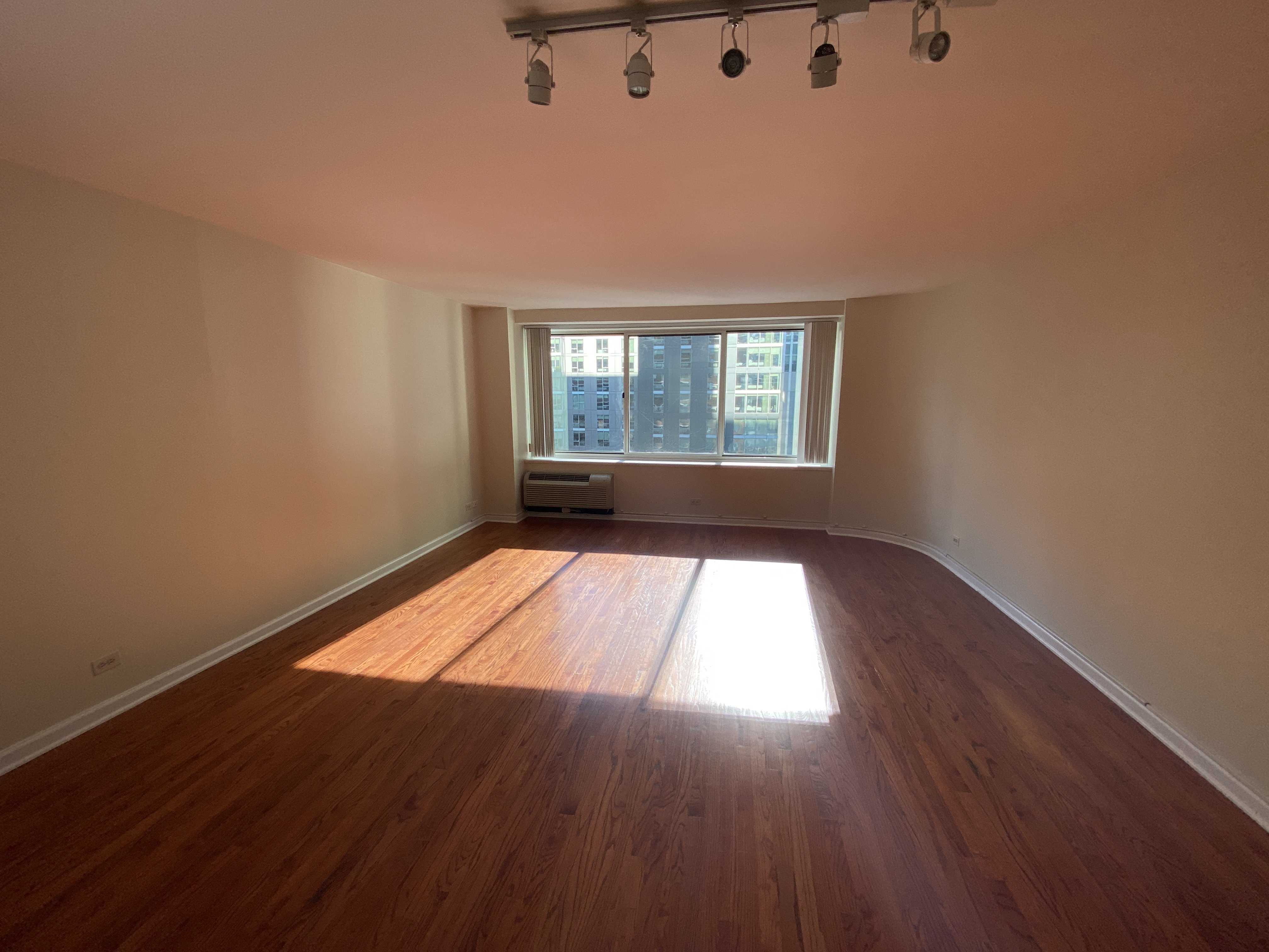211 E. Ohio St. Condos 211 E. Ohio St., Chicago, IL 60611 Streeterville - Leasing by Cross Street