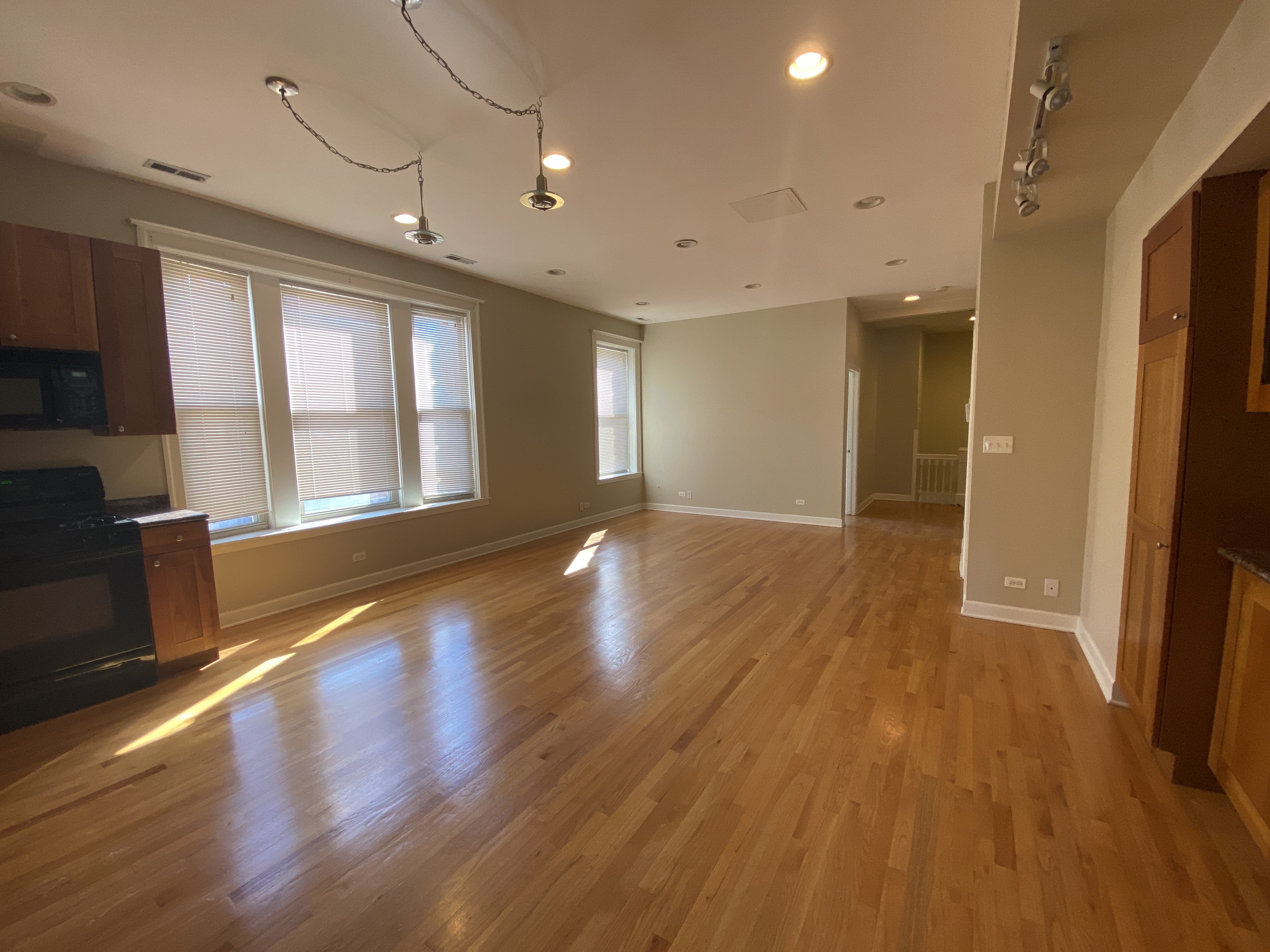 3552-54 N. Southport Ave. 3552-54 N. Southport Ave., Chicago, IL 60657 - Leasing by Cross Street