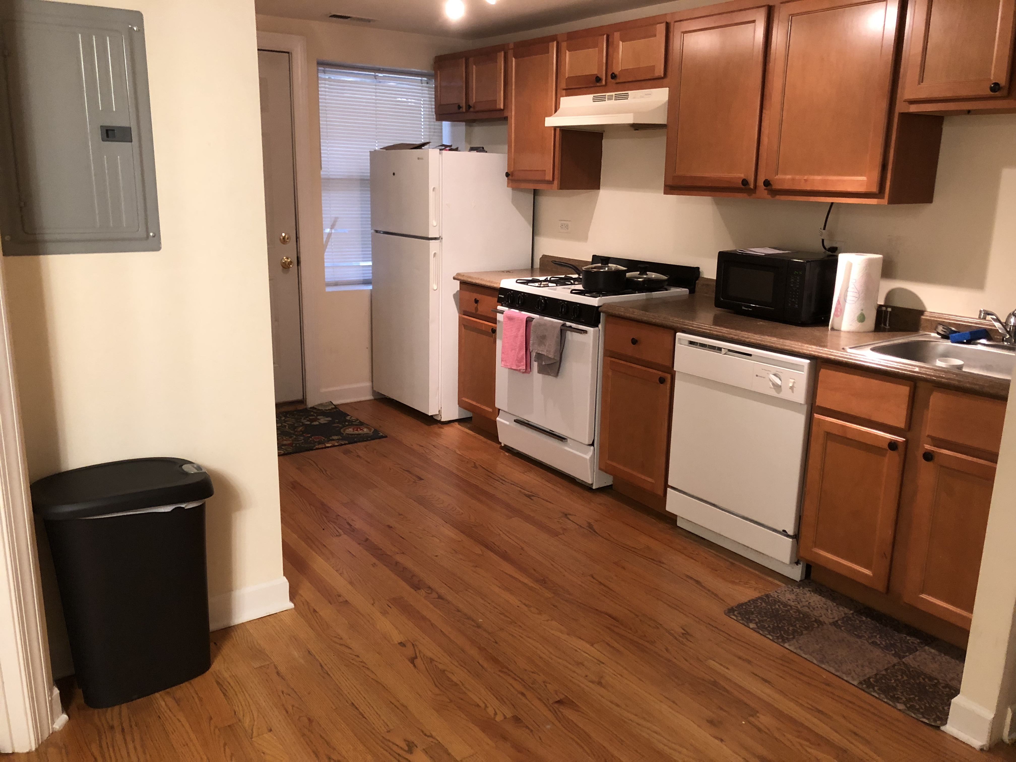 2737-39 N. Mildred Ave. 2737-39 N. Mildred Ave., Chicago 60614 - Leasing by Cross Street