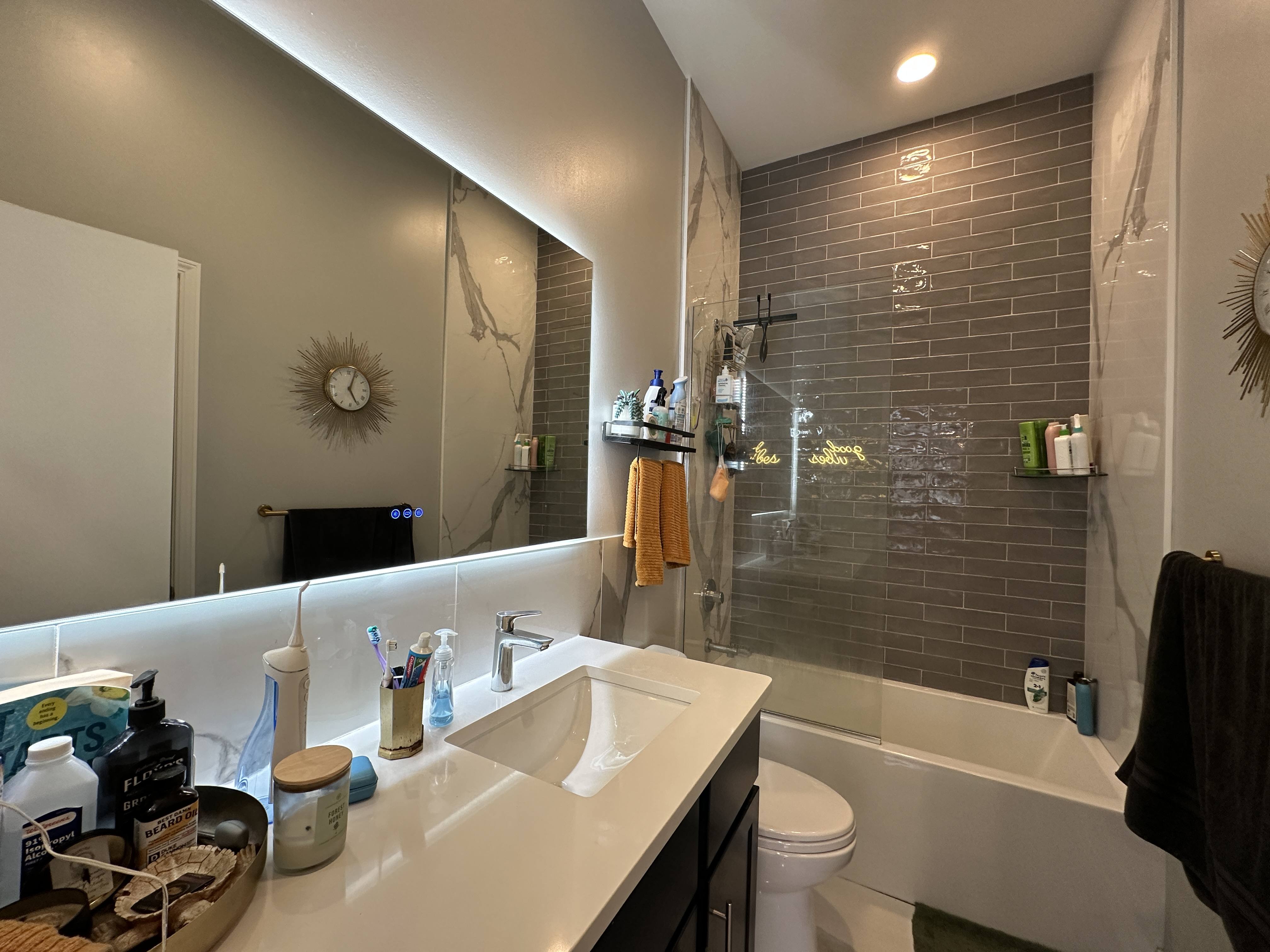 2021 N. Campbell Ave /2439 W. McLean Ave 2021 N. Campbell Ave, Chicago, IL 60647 - Leasing by Cross Street
