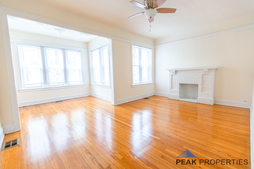 5007-09 N. Damen Ave. 5007-09 N. Damen Ave., Chicago, IL 60640 Near West Side - Leasing by Cross Street
