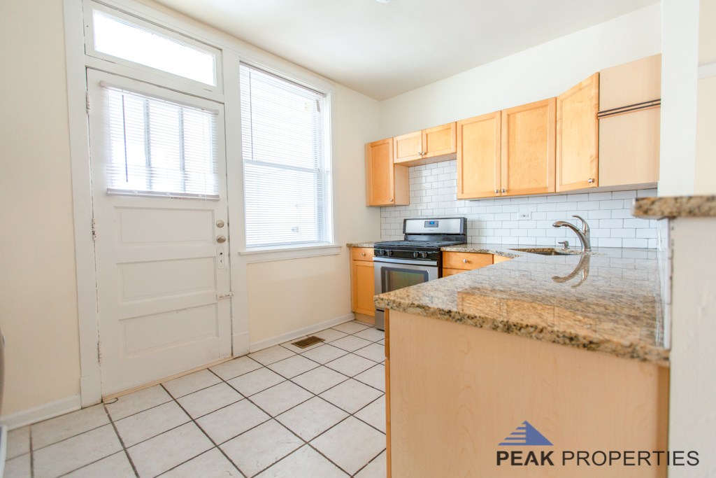 5007-09 N. Damen Ave. 5007-09 N. Damen Ave., Chicago, IL 60640 Near West Side - Leasing by Cross Street
