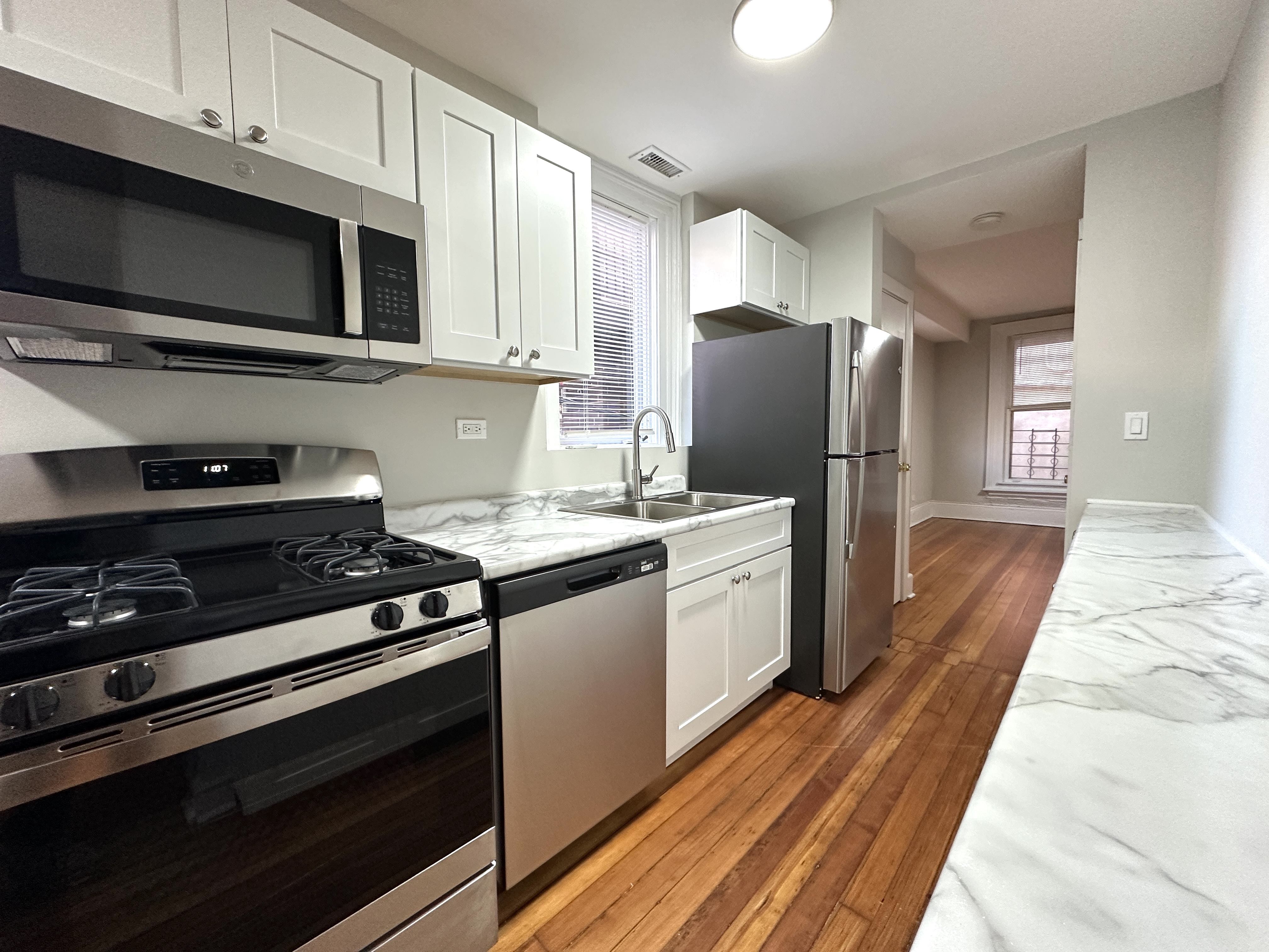 2052 N Dayton St 2052 N Dayton, Chicago, IL 60614