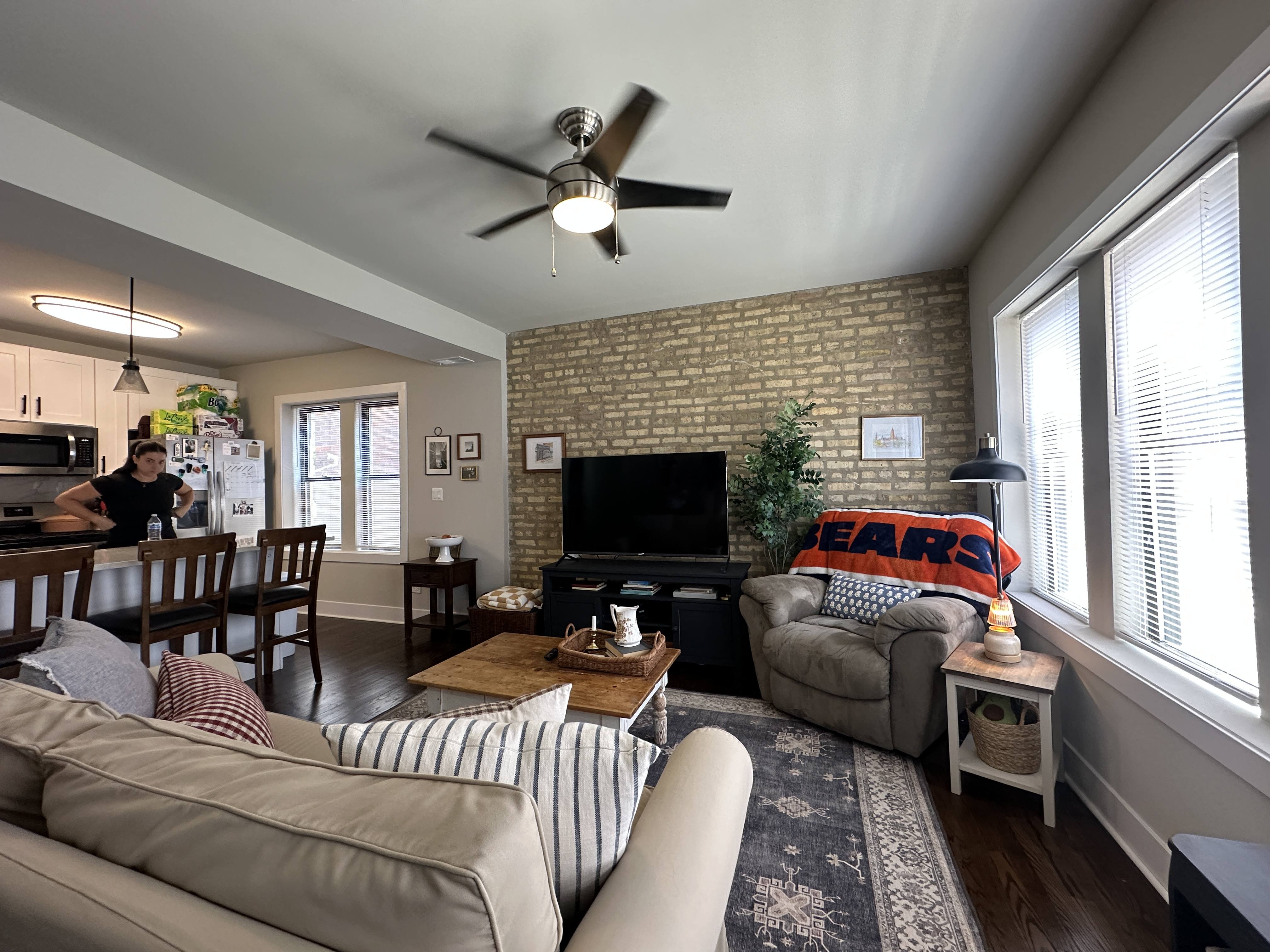 2522-24 W. Superior St. 2522-24 W. Superior St., Chicago, IL 60612 - Leasing by Cross Street