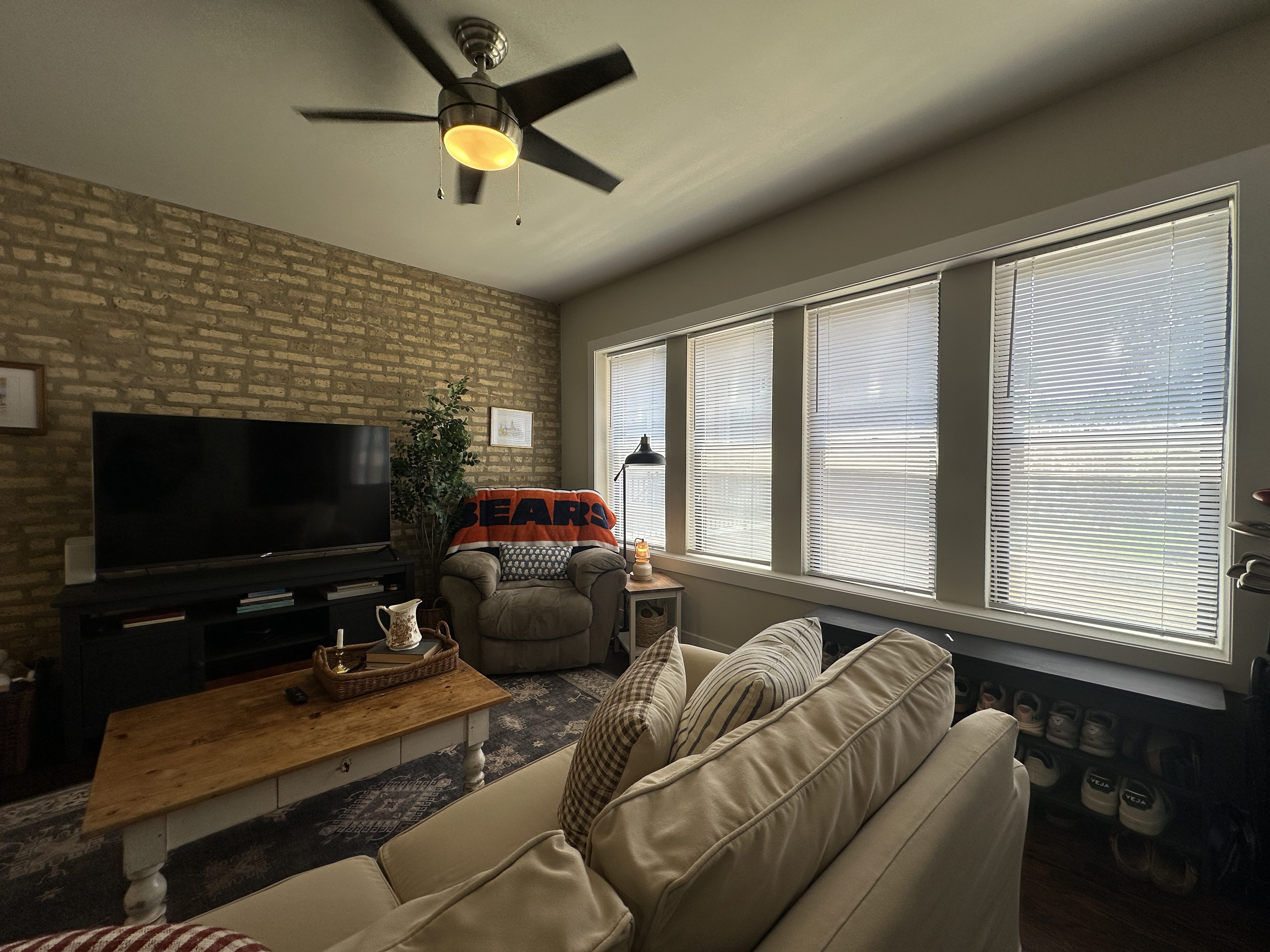 2522-24 W. Superior St. 2522-24 W. Superior St., Chicago, IL 60612 - Leasing by Cross Street