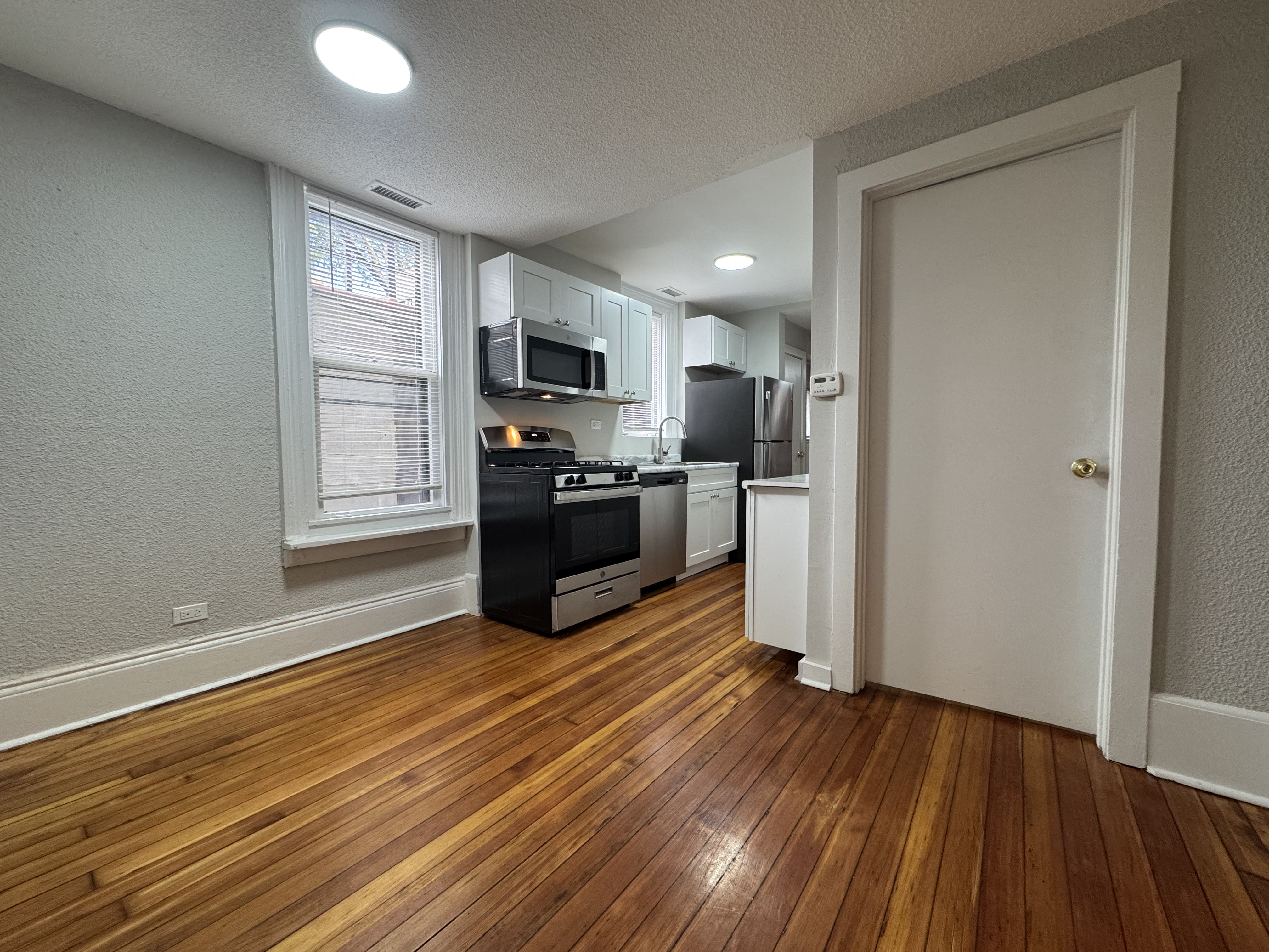 2052 N Dayton St 2052 N Dayton, Chicago, IL 60614