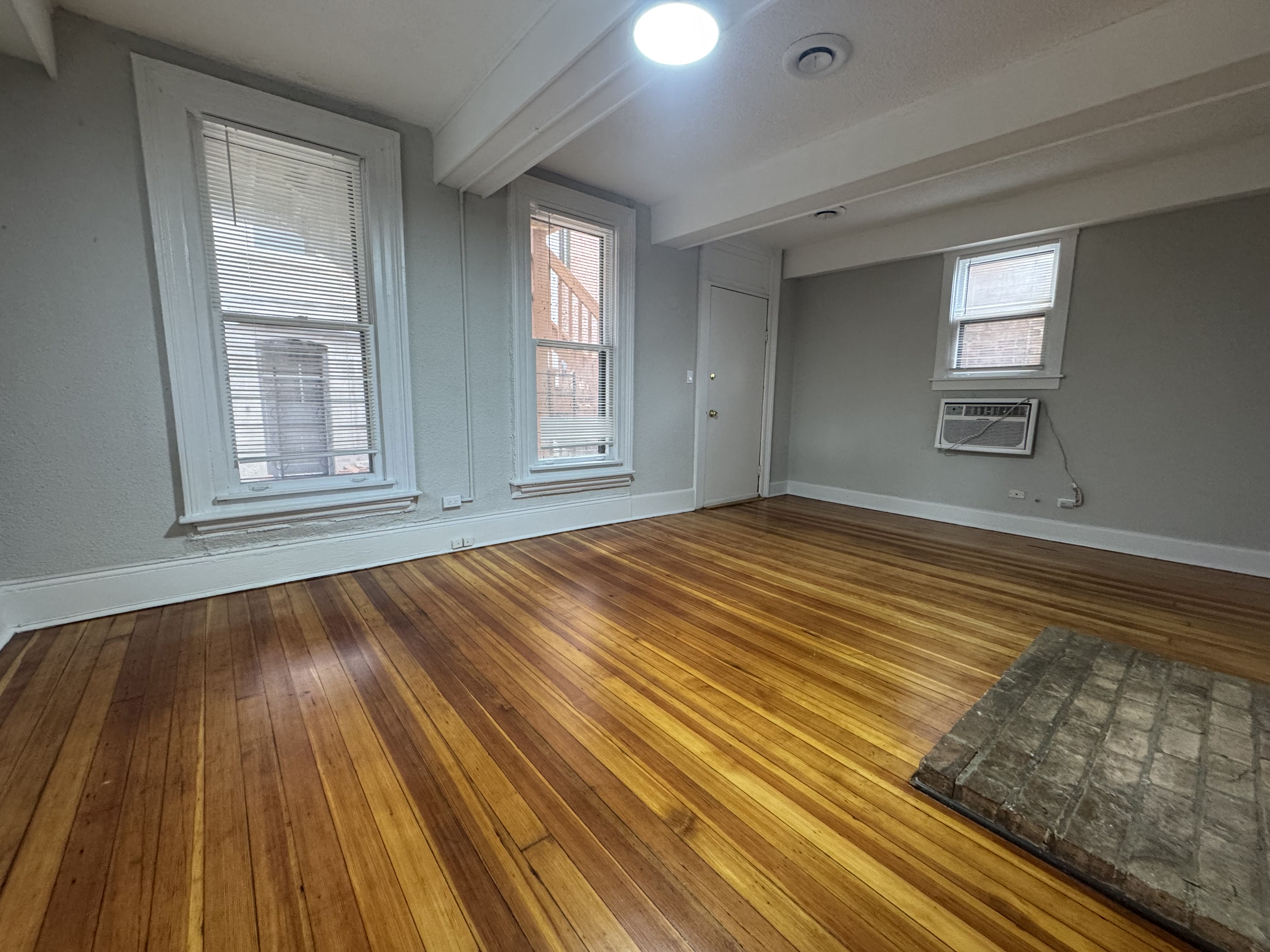 2052 N Dayton St 2052 N Dayton, Chicago, IL 60614