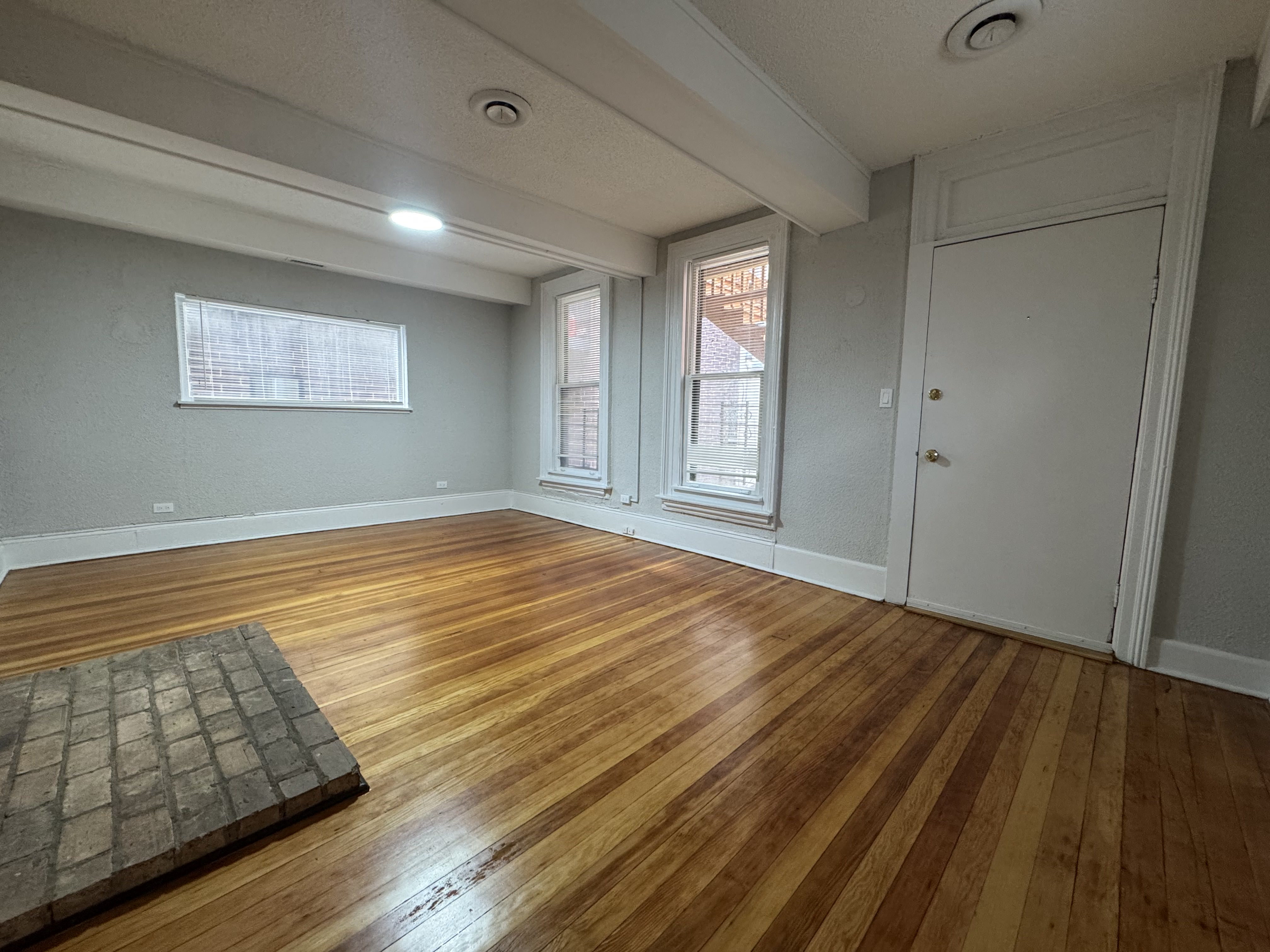 2052 N Dayton St 2052 N Dayton, Chicago, IL 60614