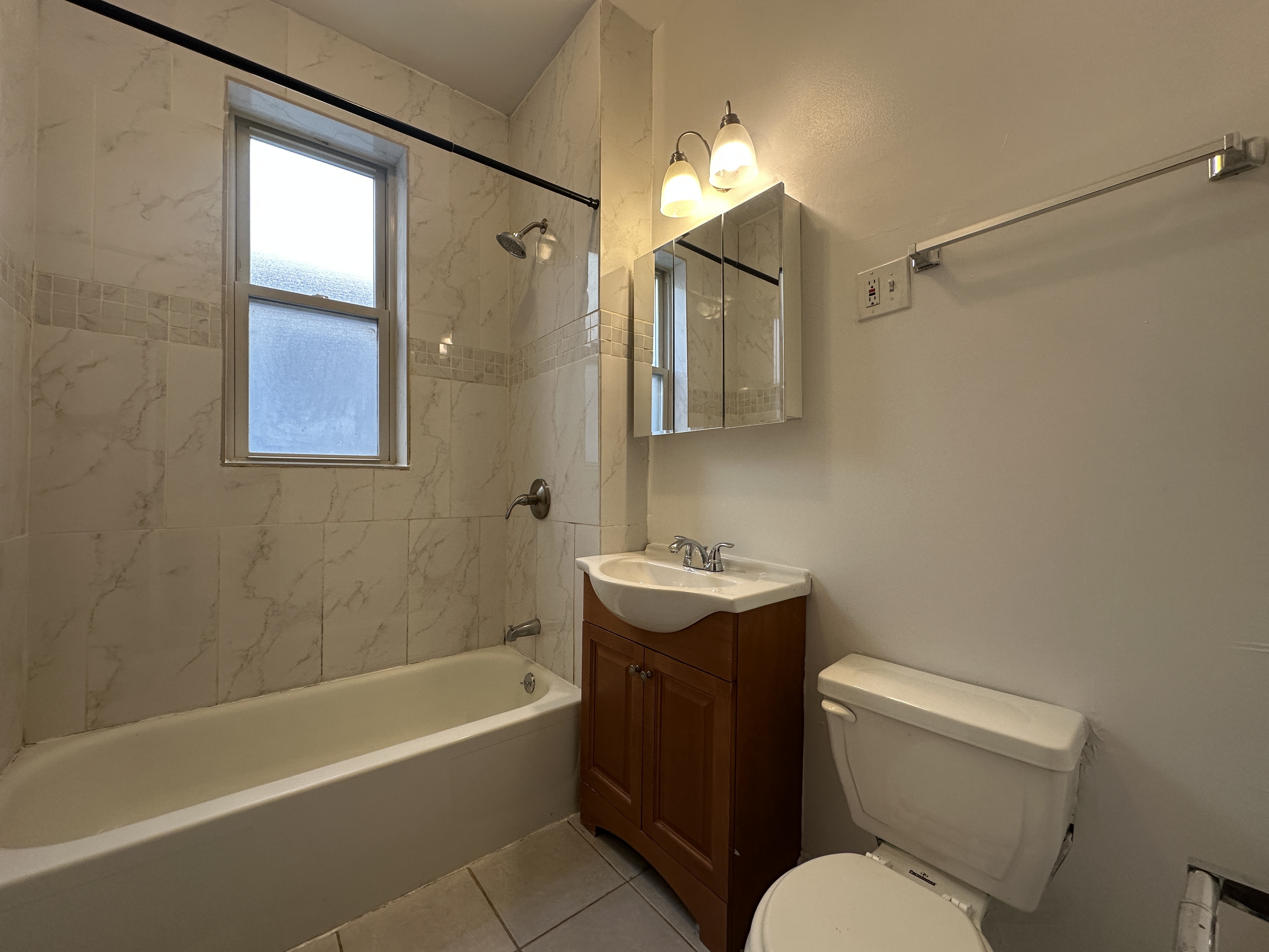 2613 W. Augusta Blvd. 2613 W. Augusta Blvd., Chicago, IL 60622 West Town - Leasing by Cross Street