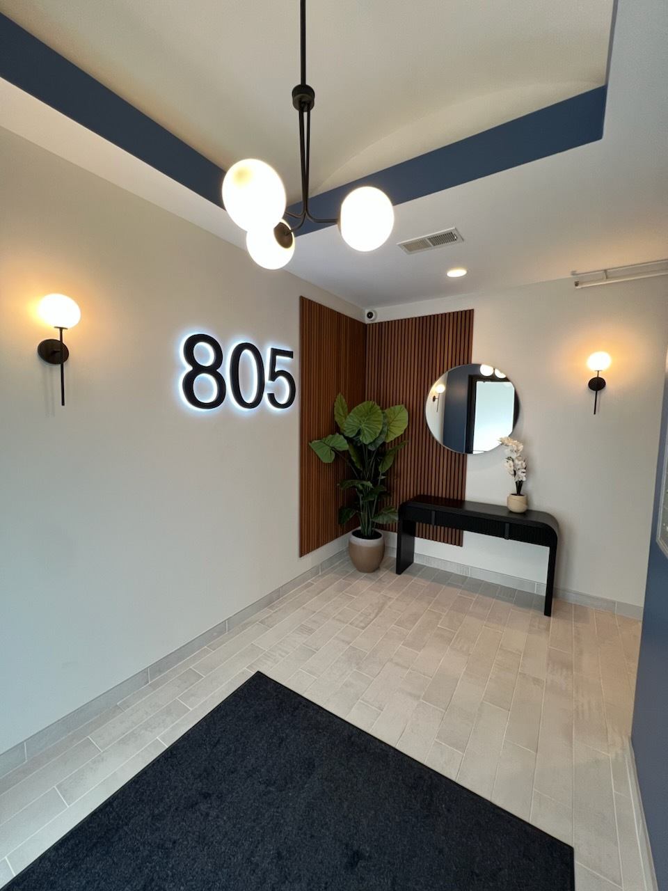 805 N. Milwaukee 805 N. Milwaukee Ave., Chicago 60642
