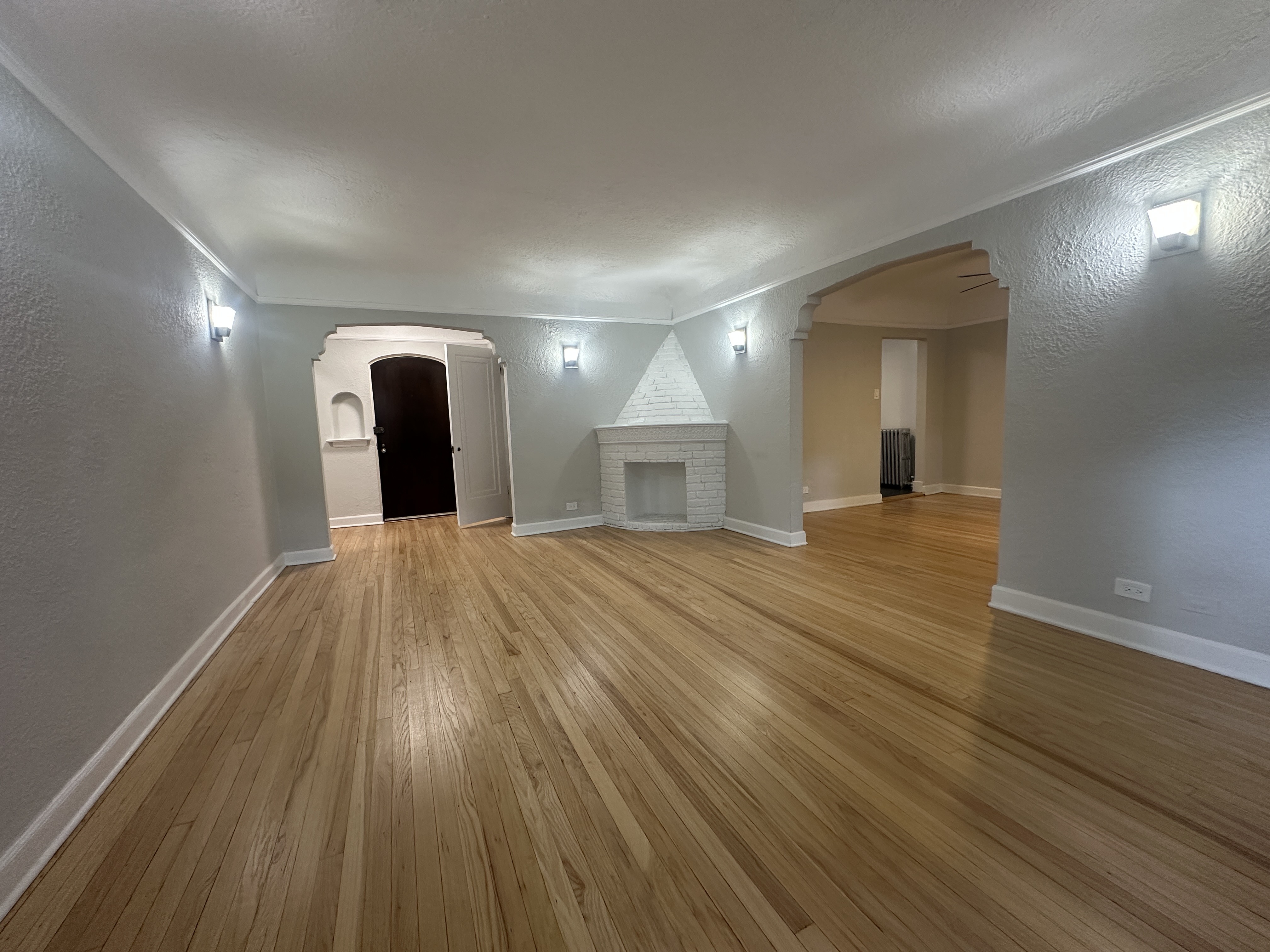 2548-58 W Fitch Ave 2548-58 W Fitch Ave, Chicago Il, IL 60645 Rogers Park - Leasing by Cross Street