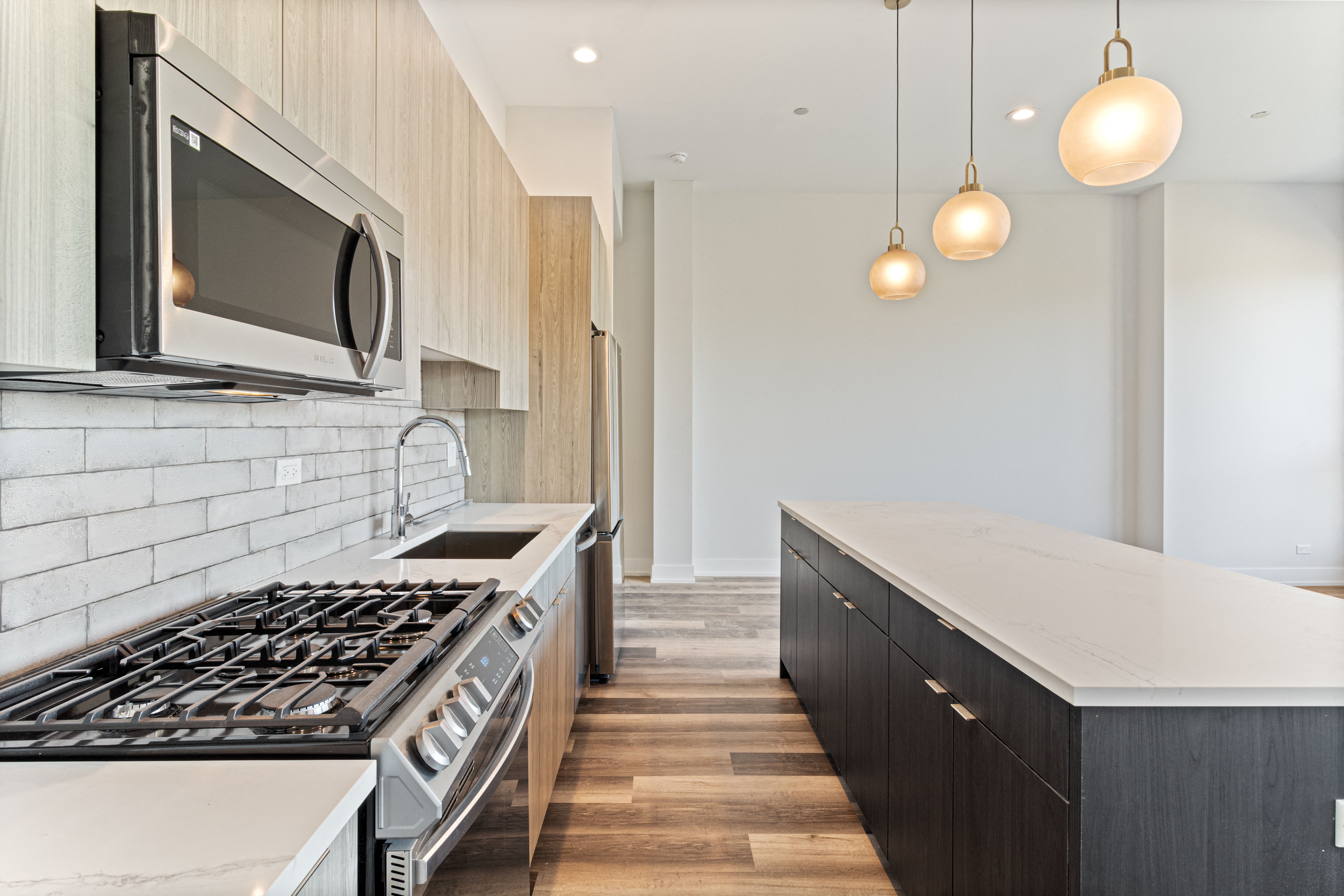 2317 N Clark 2317 N. Clark St., Chicago, IL 60614 Lincoln Park - Leasing by Cross Street