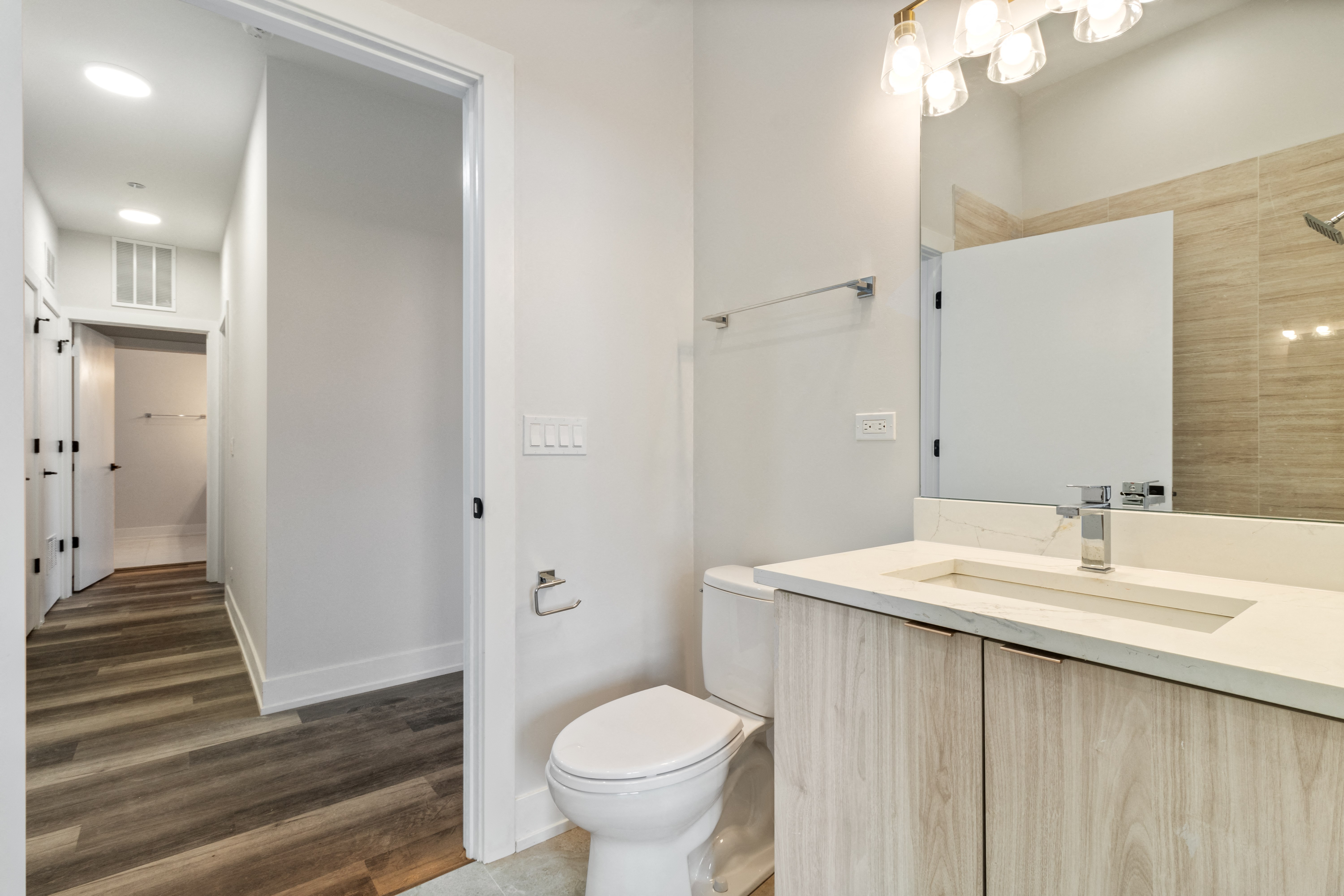 2317 N Clark 2317 N. Clark St., Chicago, IL 60614 Lincoln Park - Leasing by Cross Street