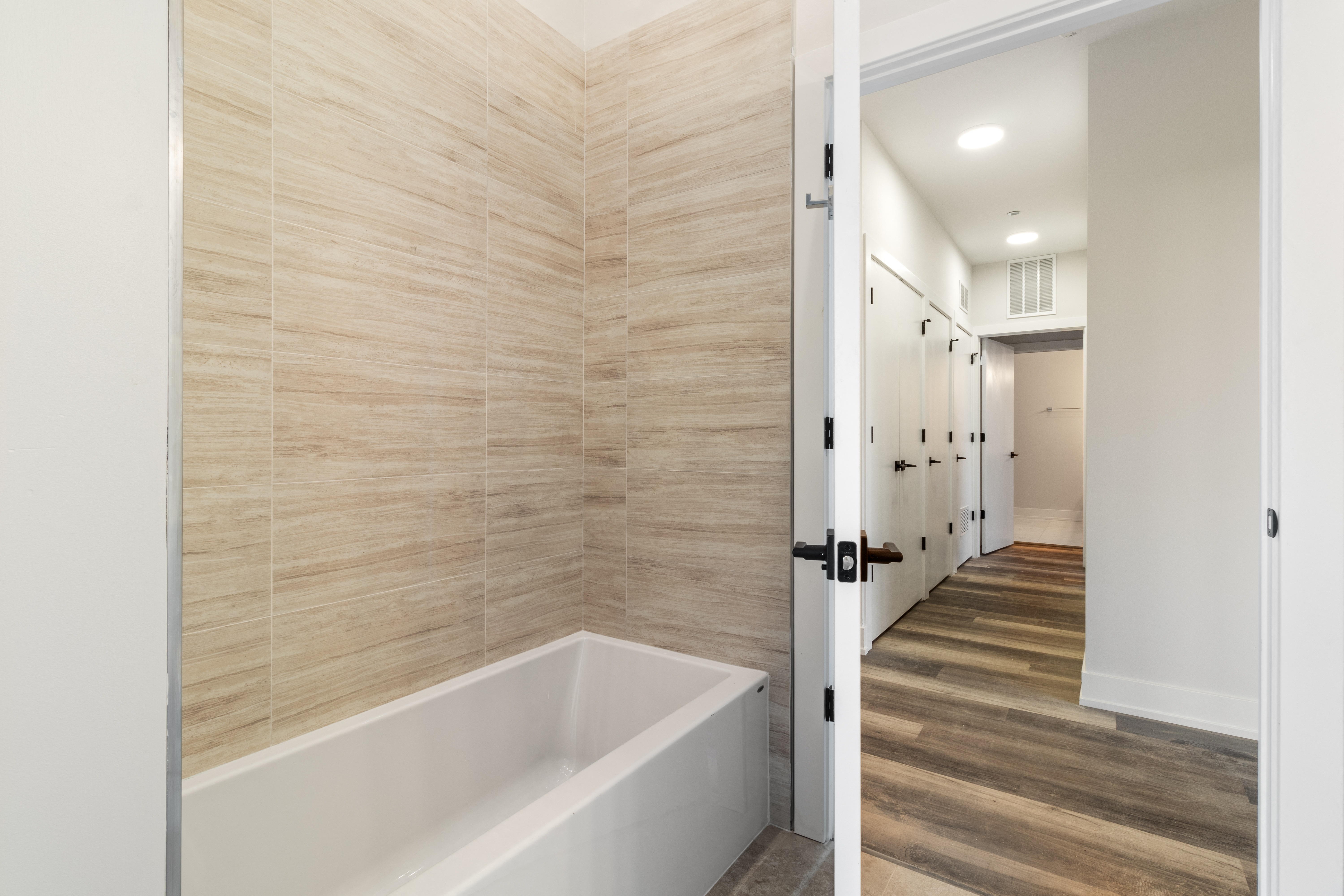 2317 N Clark 2317 N. Clark St., Chicago, IL 60614 Lincoln Park - Leasing by Cross Street
