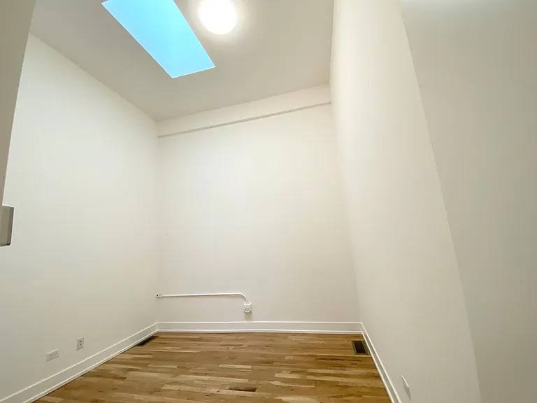 1348 N. Milwaukee Ave. 1348 N. Milwaukee Ave., Chicago 60622 Wicker Park - Leasing by Cross Street