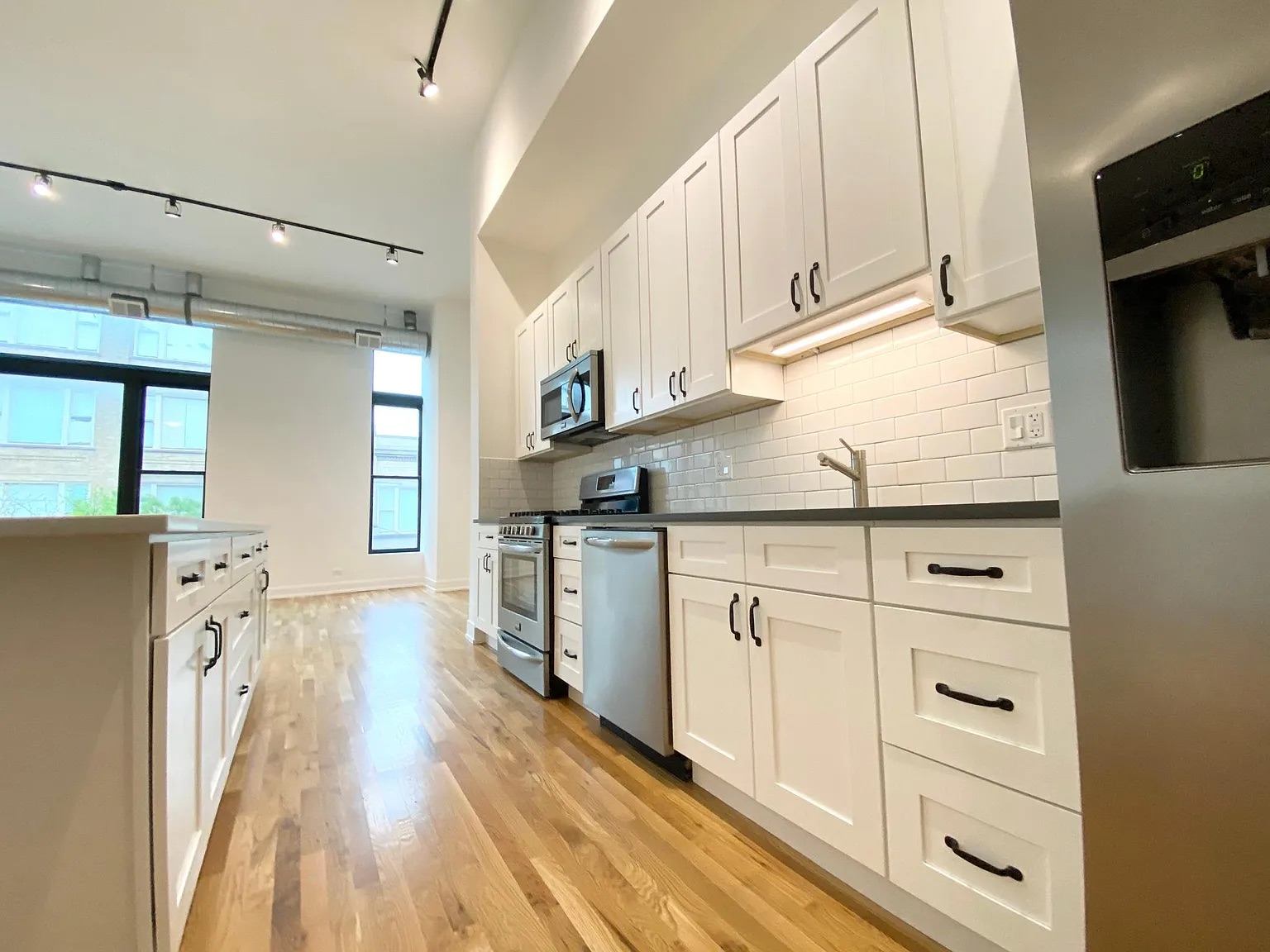 1348 N. Milwaukee Ave. 1348 N. Milwaukee Ave., Chicago 60622 Wicker Park - Leasing by Cross Street