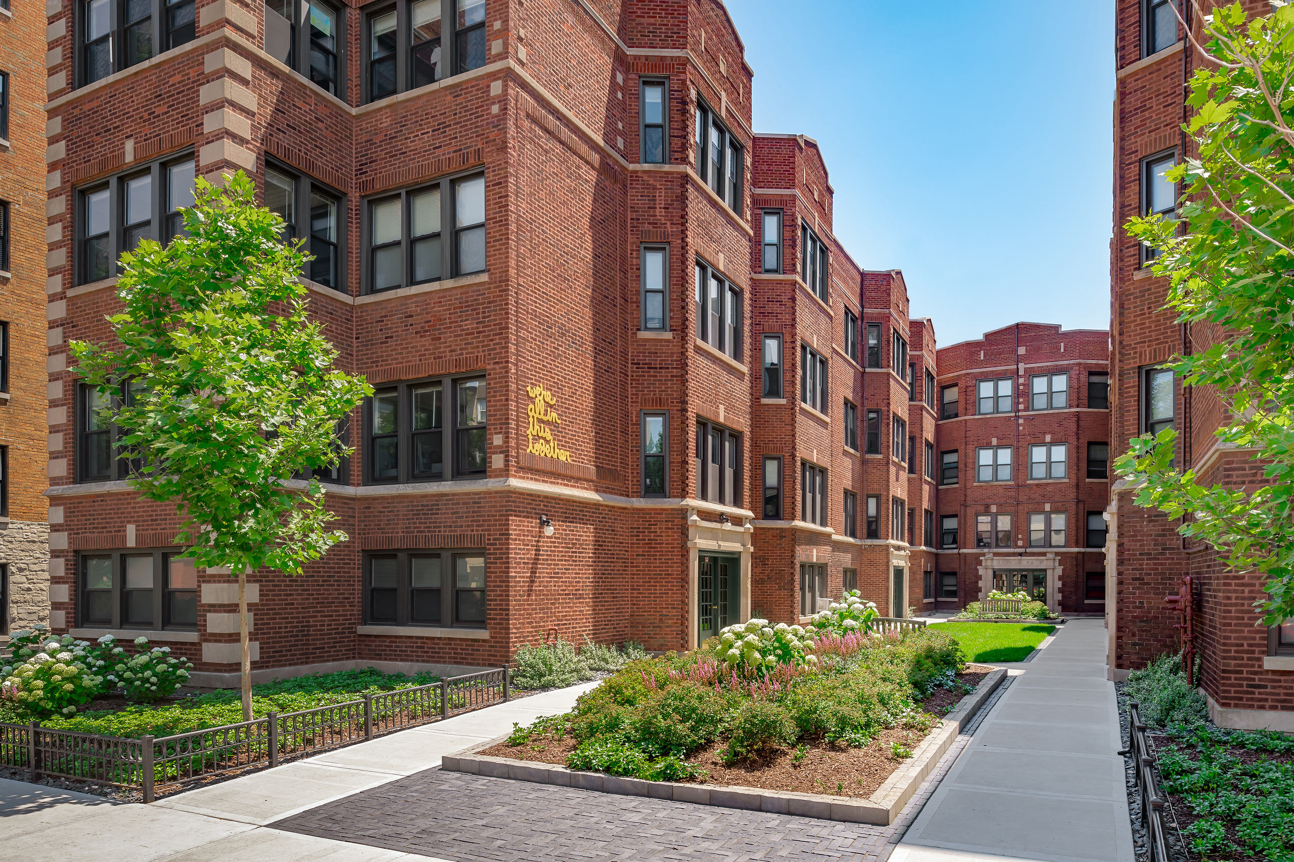 527-37 W. Aldine Ave. 527-37 W. Aldine Ave., Chicago, IL 60657 Lake View East - Leasing by Cross Street
