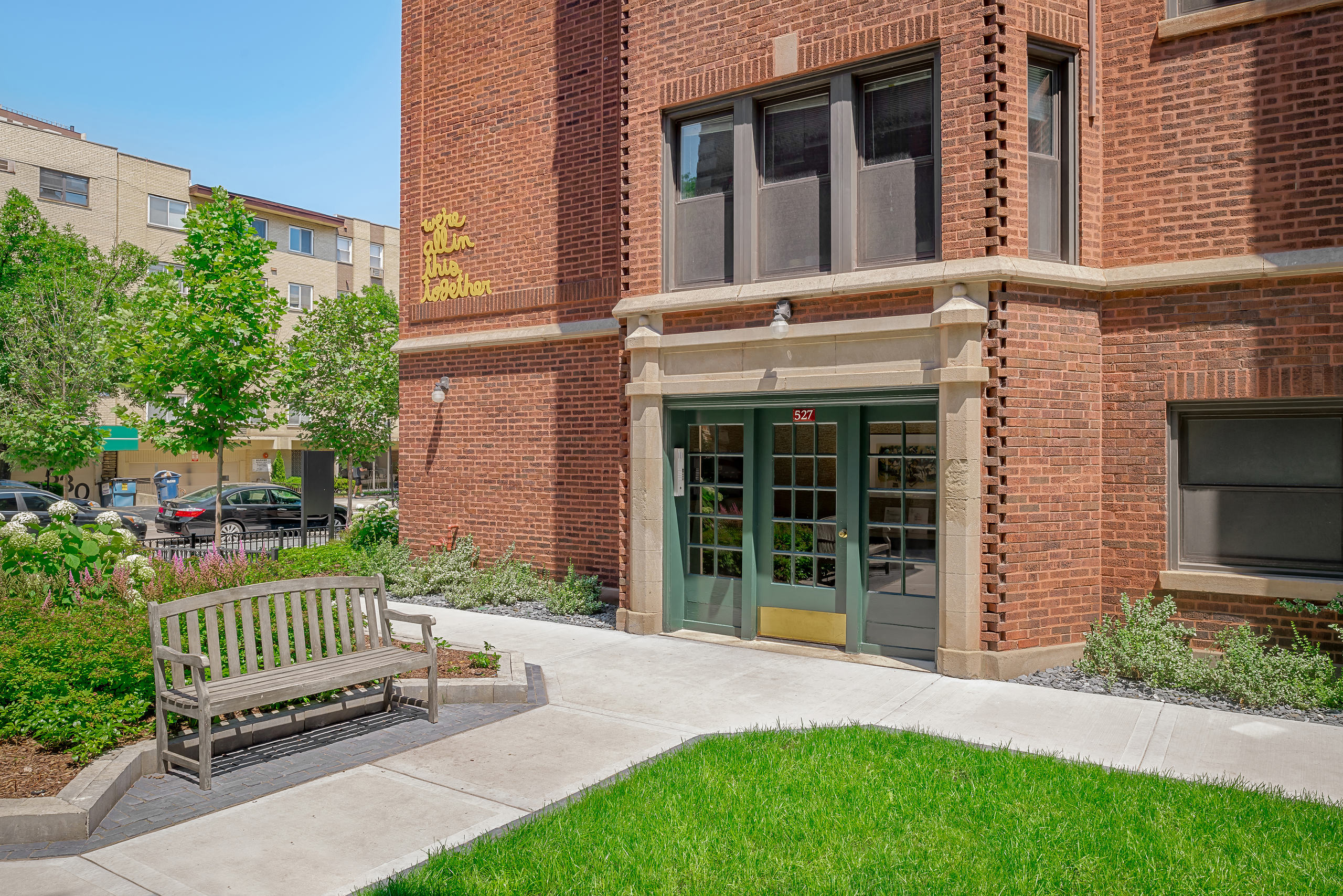 527-37 W. Aldine Ave. 527-37 W. Aldine Ave., Chicago, IL 60657 Lake View East - Leasing by Cross Street