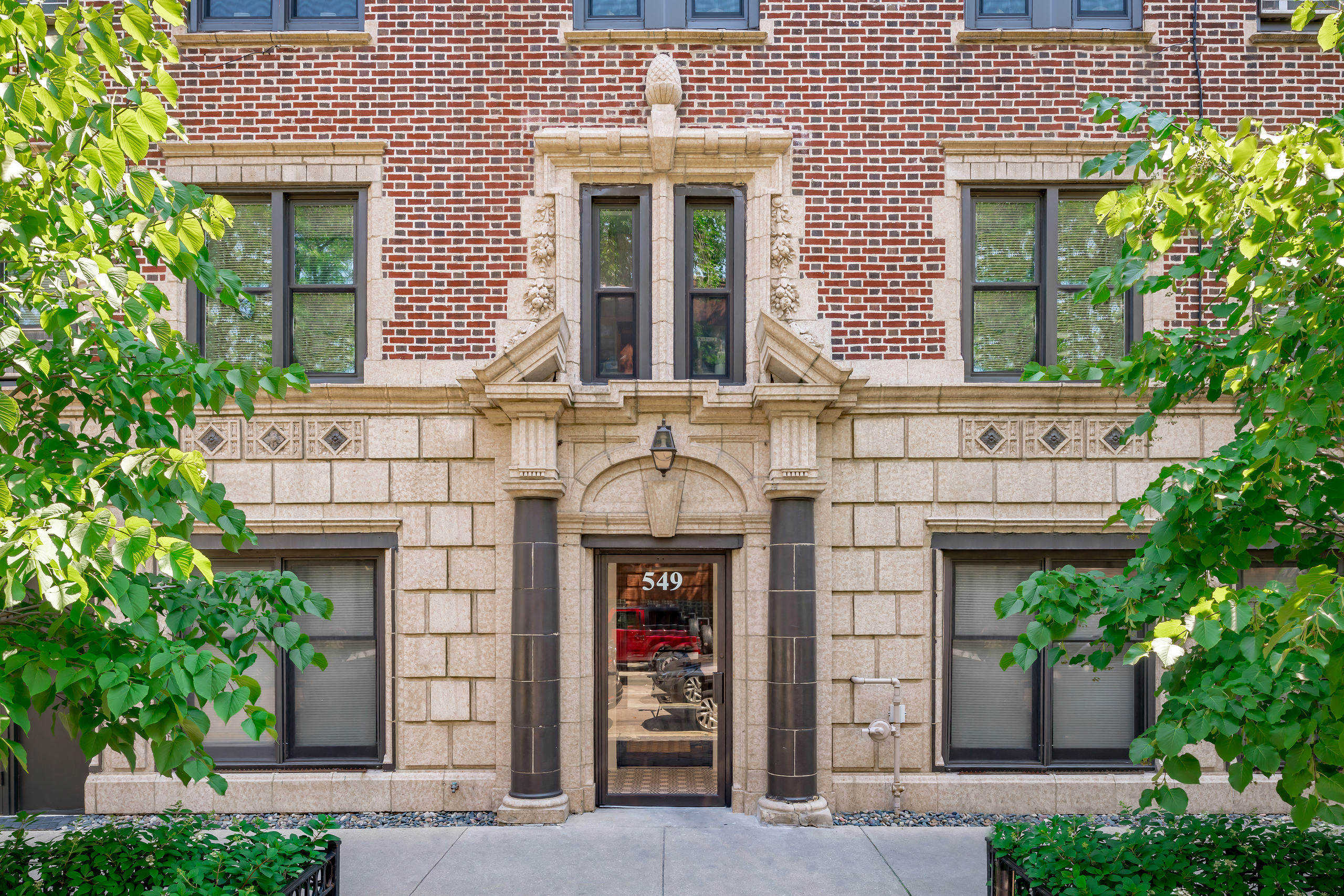 549 W. Aldine Ave. 549 W. Aldine Ave., Chicago, IL 60657 Lake View East - Leasing by Cross Street