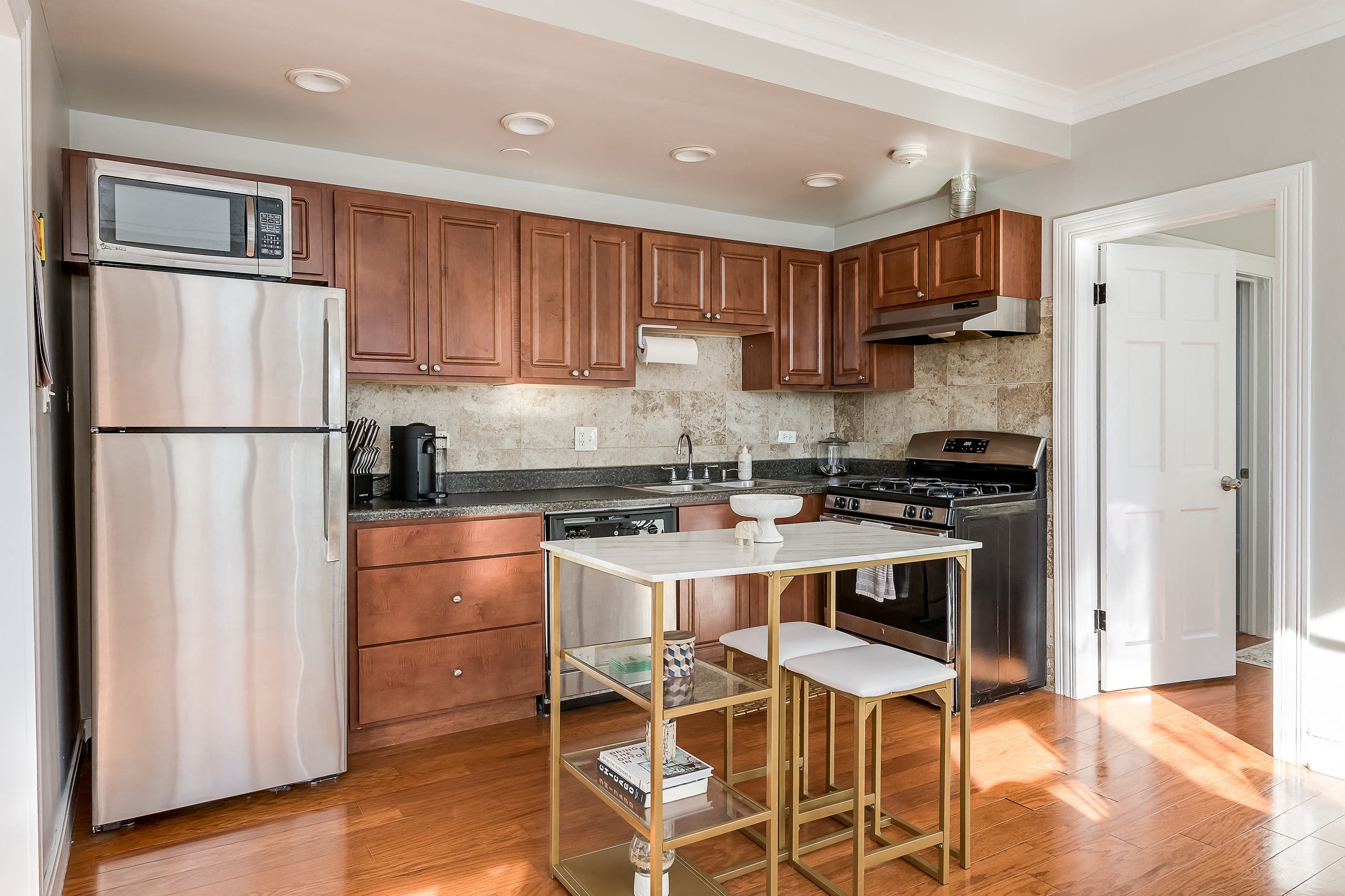 536 W. Grant Pl. 536 W. Grant Pl., Chicago, IL 60614 Lincoln Park - Leasing by Cross Street