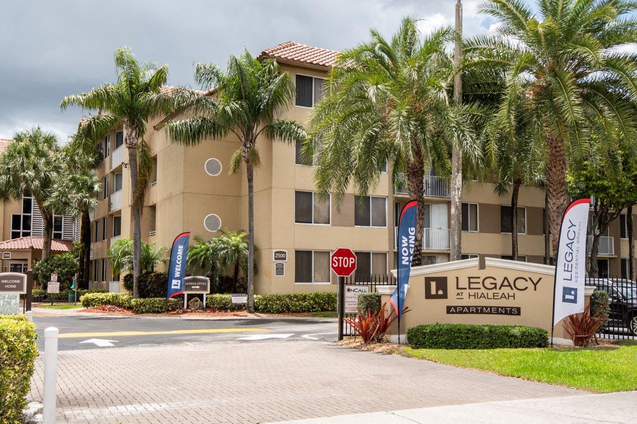 Zoom Gallery Legacy at Hialeah property Image #0