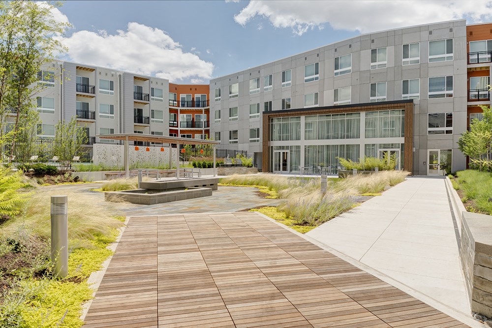 Courtyard with grilling stations