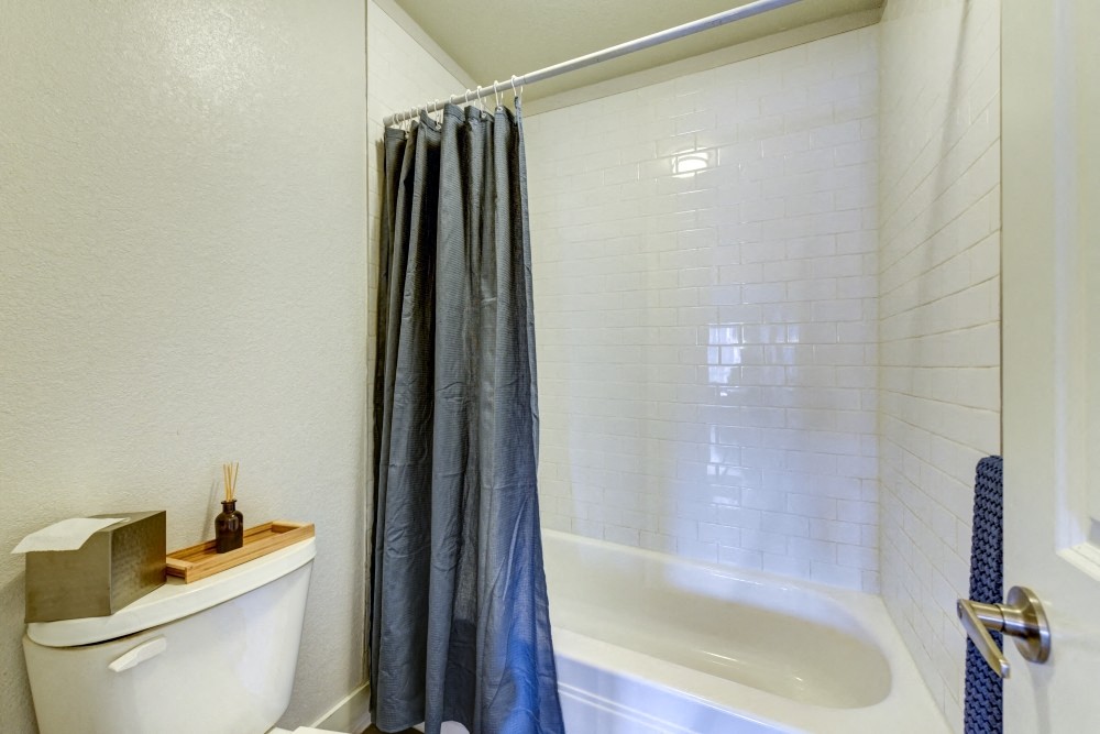 2 Bed 1 Bath – 760 sq ft