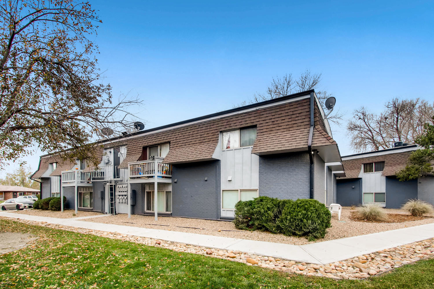 Exterior View 26 Emery