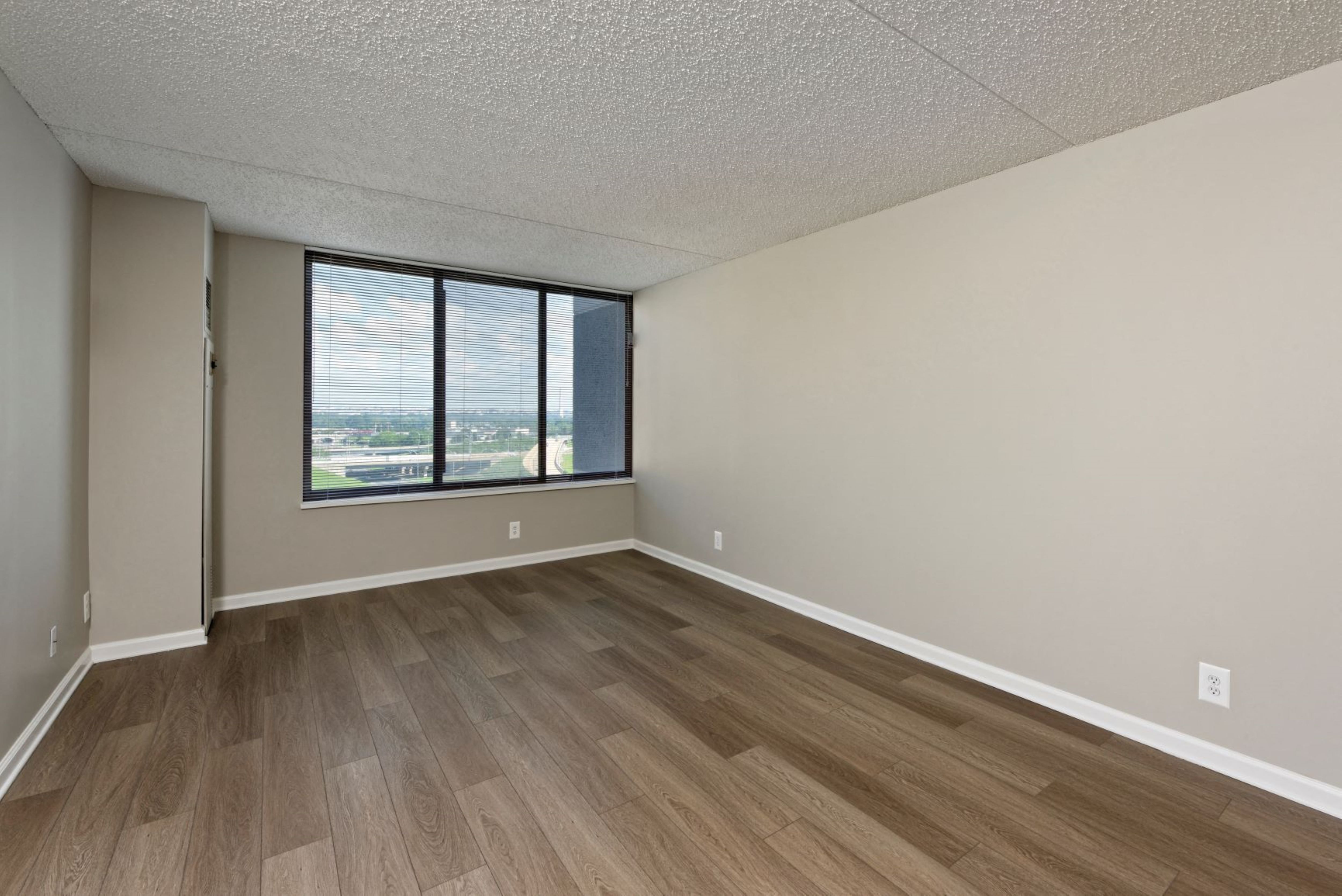 Lenox Club | Crystal City Arlington Apartments