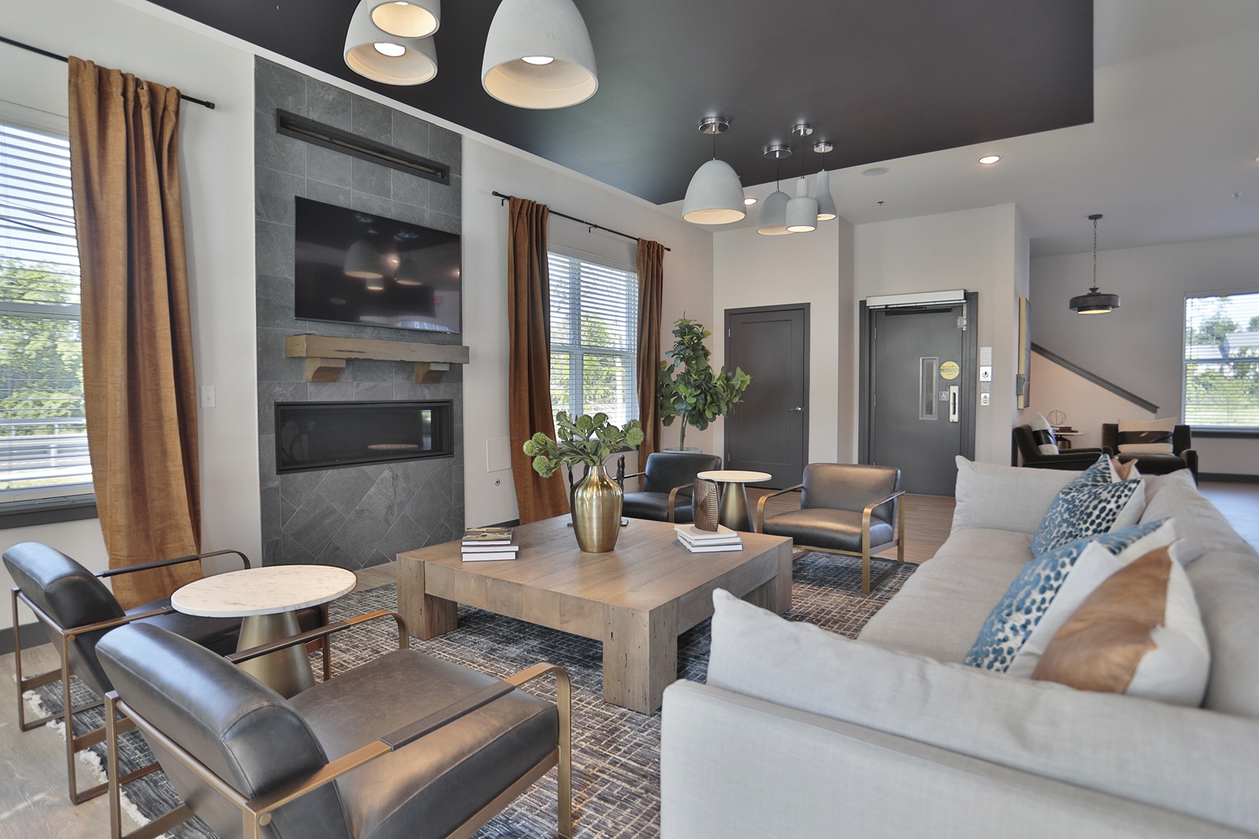L'Appartement ★Vネック KNIT TOP グレー Altair Luxury Apartments - 780 Weaver Rd Florence KY (8 units