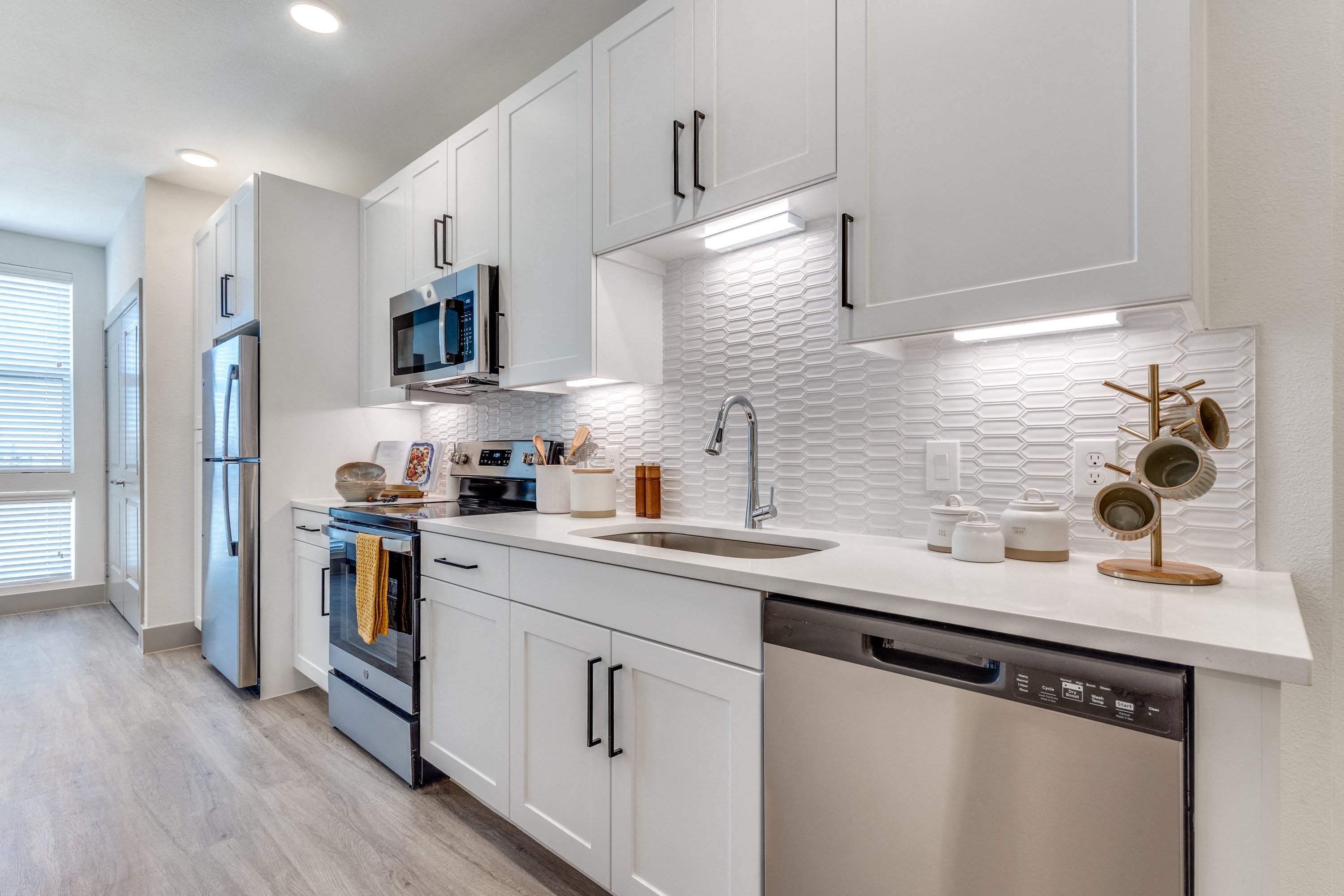 apartment kitchen bent tree lofts