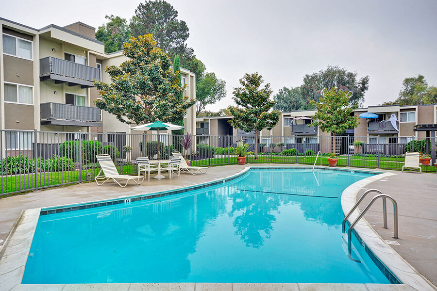 Pool at Turnleaf Apartments in San Jose CA
