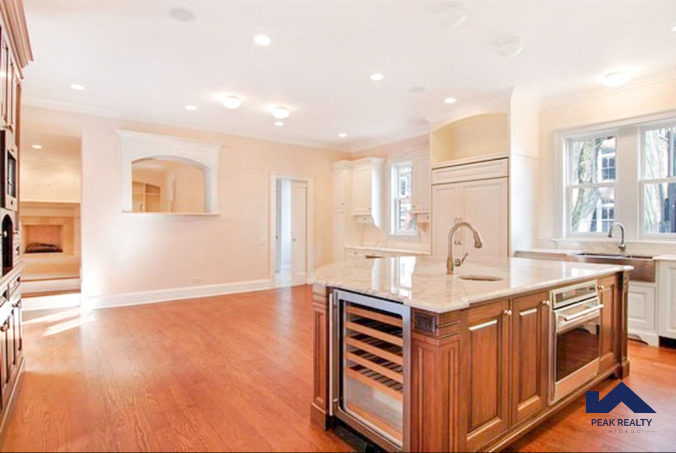 600 W. Belden Ave. Unit A 600 W. Belden Ave., Chicago, IL 60614 - Leasing by Cross Street