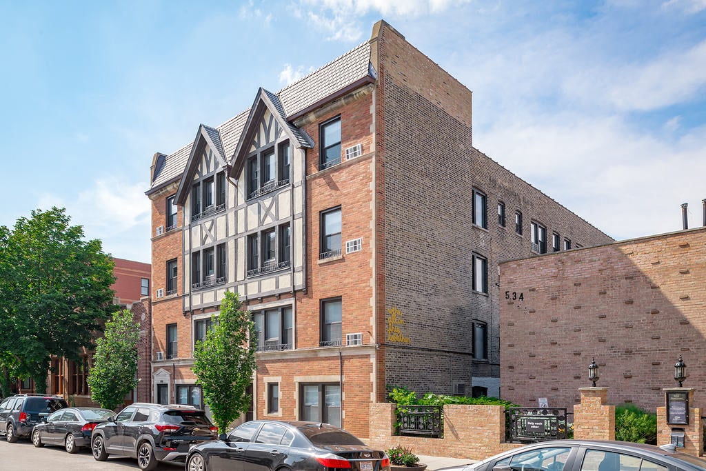 536 W. Grant Pl. 536 W. Grant Pl., Chicago, IL 60614 Lincoln Park - Leasing by Cross Street