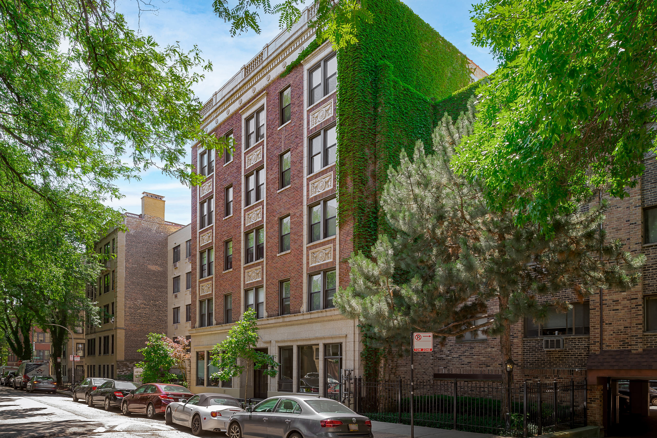 3616 N. Pine Grove Ave. 3616 N. Pine Grove Ave., Chicago, IL 60613 Lake View East - Leasing by Cross Street