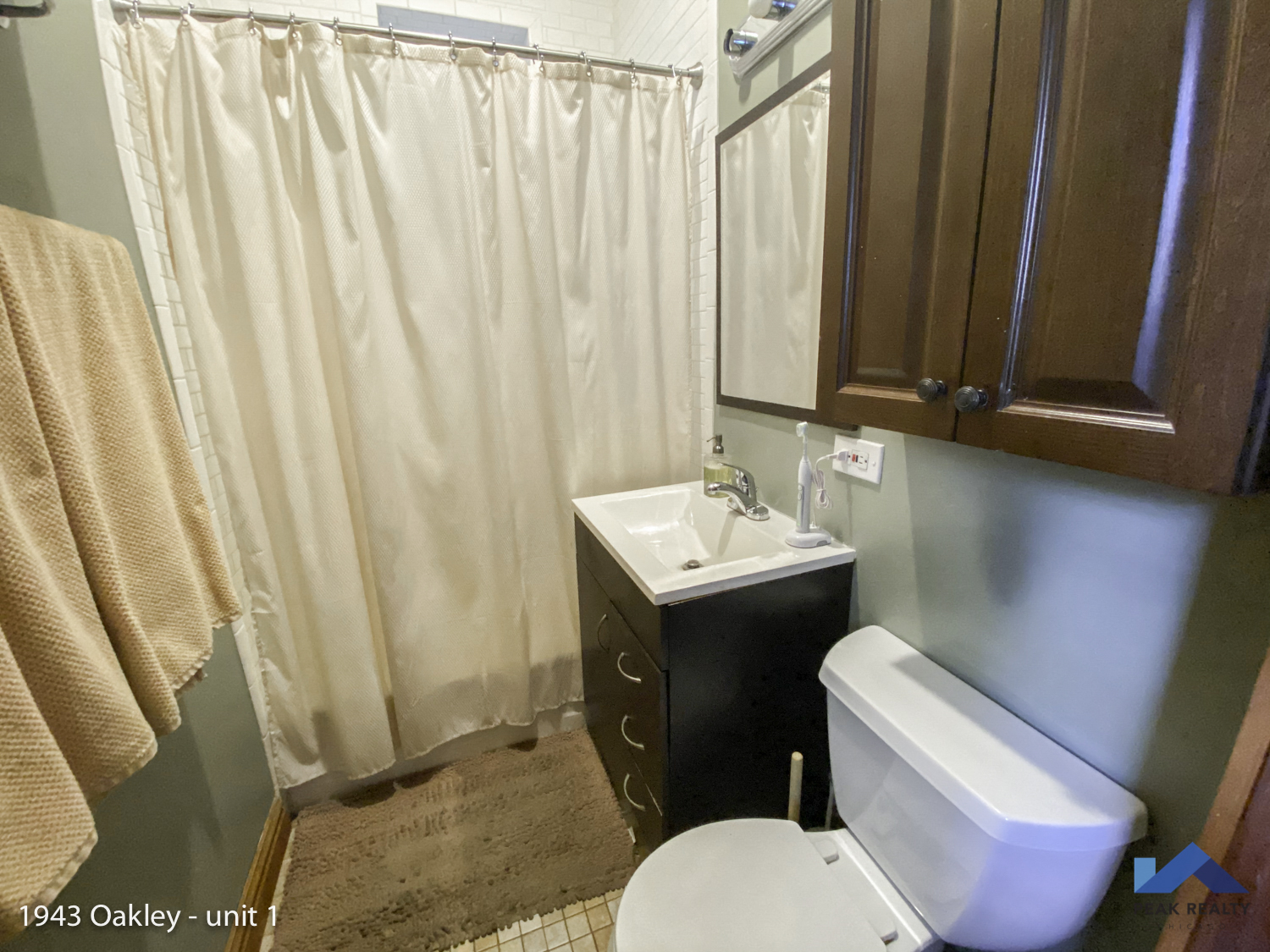 1943 N. Oakley Ave. 1943 N. Oakley Ave., Chicago, IL 60647 Bucktown - Leasing by Cross Street