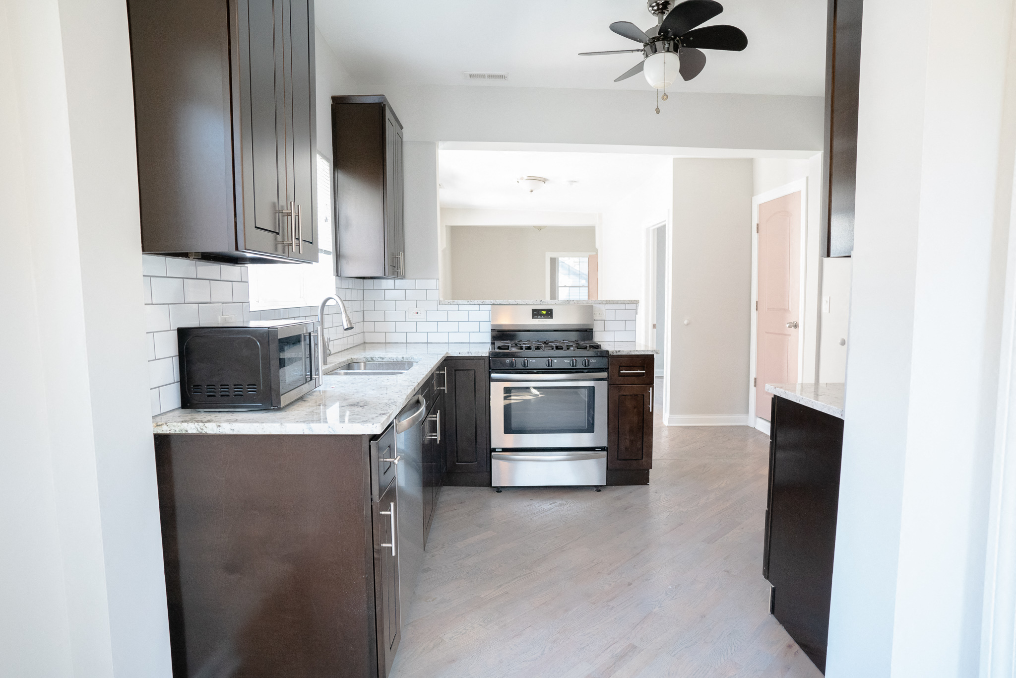 868 N. Marshfield Ave. 868 N. Marshfield Ave., Chicago, IL 60622 West Town - Leasing by Cross Street