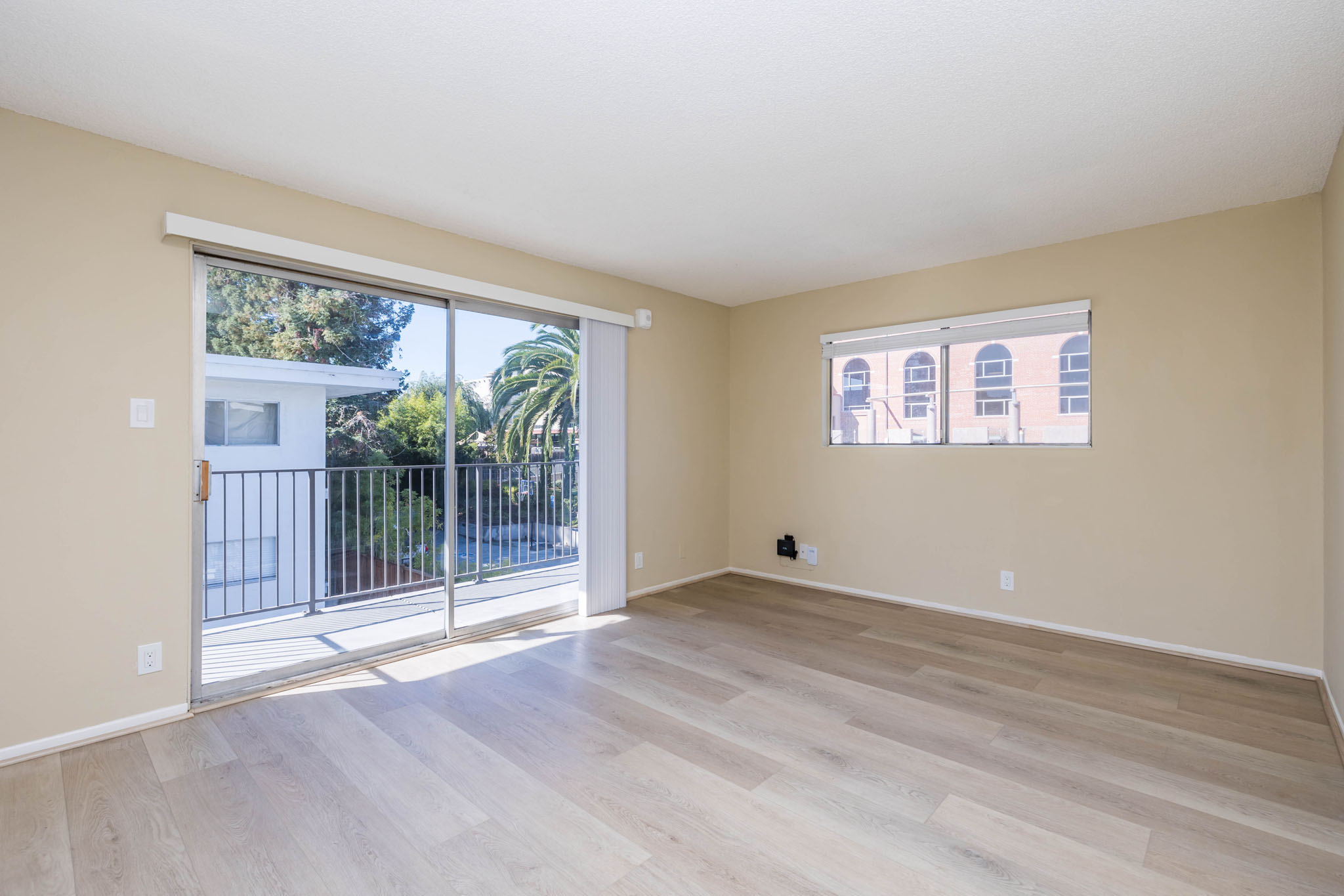 345 MacArthur Gallery